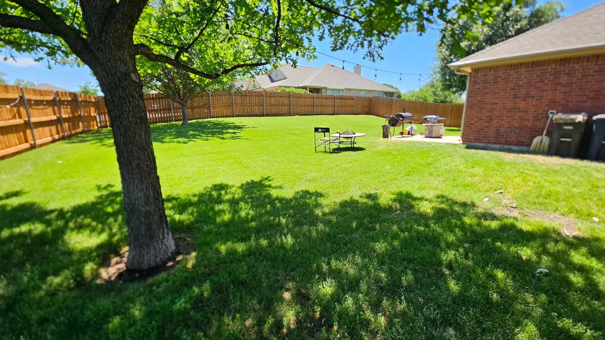 Single Family Residence For Rent in Tarrant County , 13744 Village Vista Drive, Fort Worth, Texas 76052, 3 Bedroom, 2 Bathroom, 2 Garage spaces, 1,824 Sqft, built in 2005, mls#21394496, Real Estate Agent in Fort Worth, Homes For Rent in Tarrant county, Homes For Rent in Fort Worth, Realtor in Fort Worth Texas, Real Estate Brokerage Independent Realty Texas, Luminita Cordes Realtor