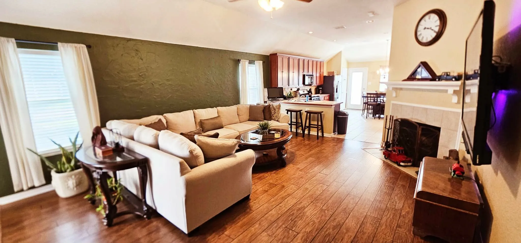Single Family Residence For Rent in Tarrant County , 13744 Village Vista Drive, Fort Worth, Texas 76052, 3 Bedroom, 2 Bathroom, 2 Garage spaces, 1,824 Sqft, built in 2005, mls#21394496, Real Estate Agent in Fort Worth, Homes For Rent in Tarrant county, Homes For Rent in Fort Worth, Realtor in Fort Worth Texas, Real Estate Brokerage Independent Realty Texas, Luminita Cordes Realtor