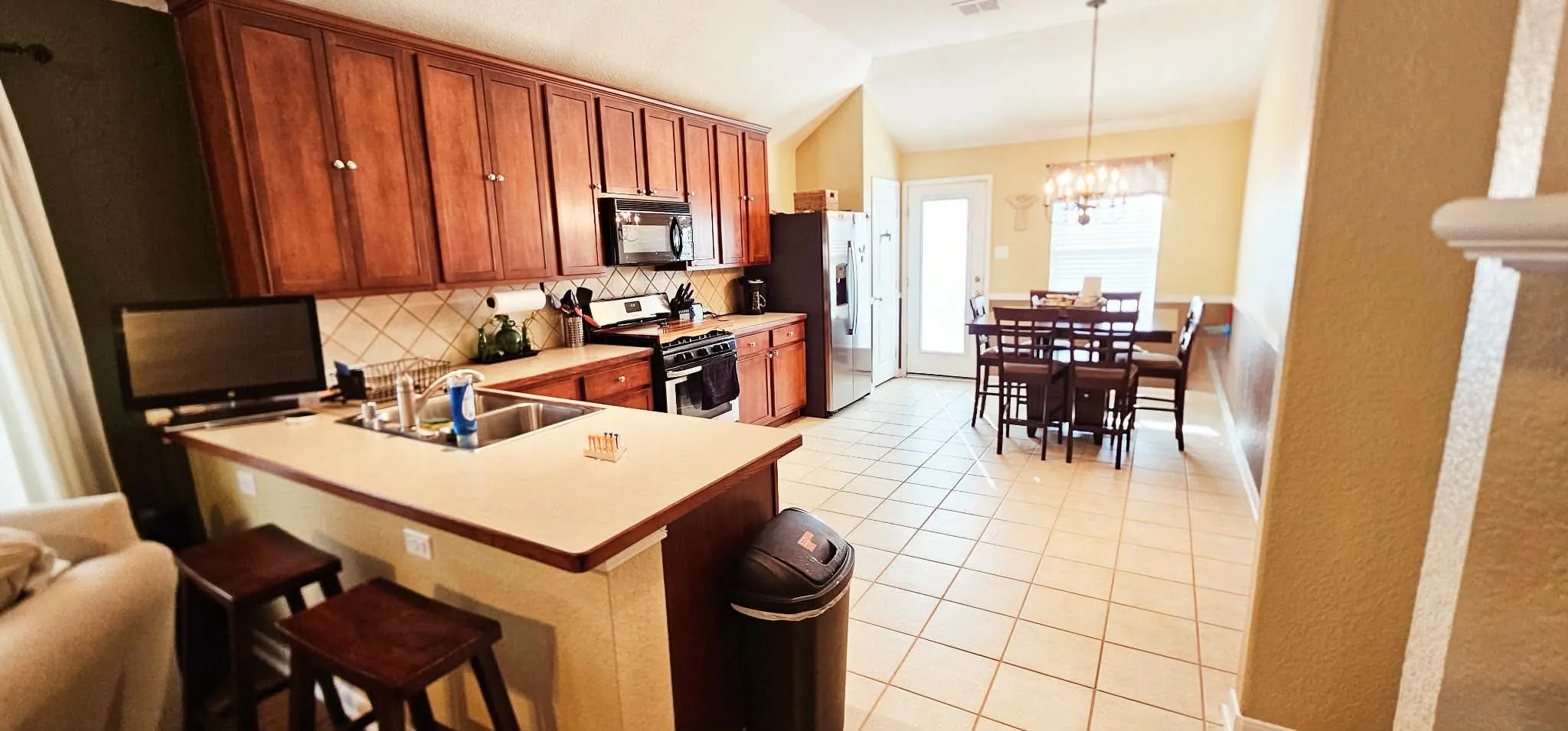 Single Family Residence For Rent in Tarrant County , 13744 Village Vista Drive, Fort Worth, Texas 76052, 3 Bedroom, 2 Bathroom, 2 Garage spaces, 1,824 Sqft, built in 2005, mls#21394496, Real Estate Agent in Fort Worth, Homes For Rent in Tarrant county, Homes For Rent in Fort Worth, Realtor in Fort Worth Texas, Real Estate Brokerage Independent Realty Texas, Luminita Cordes Realtor