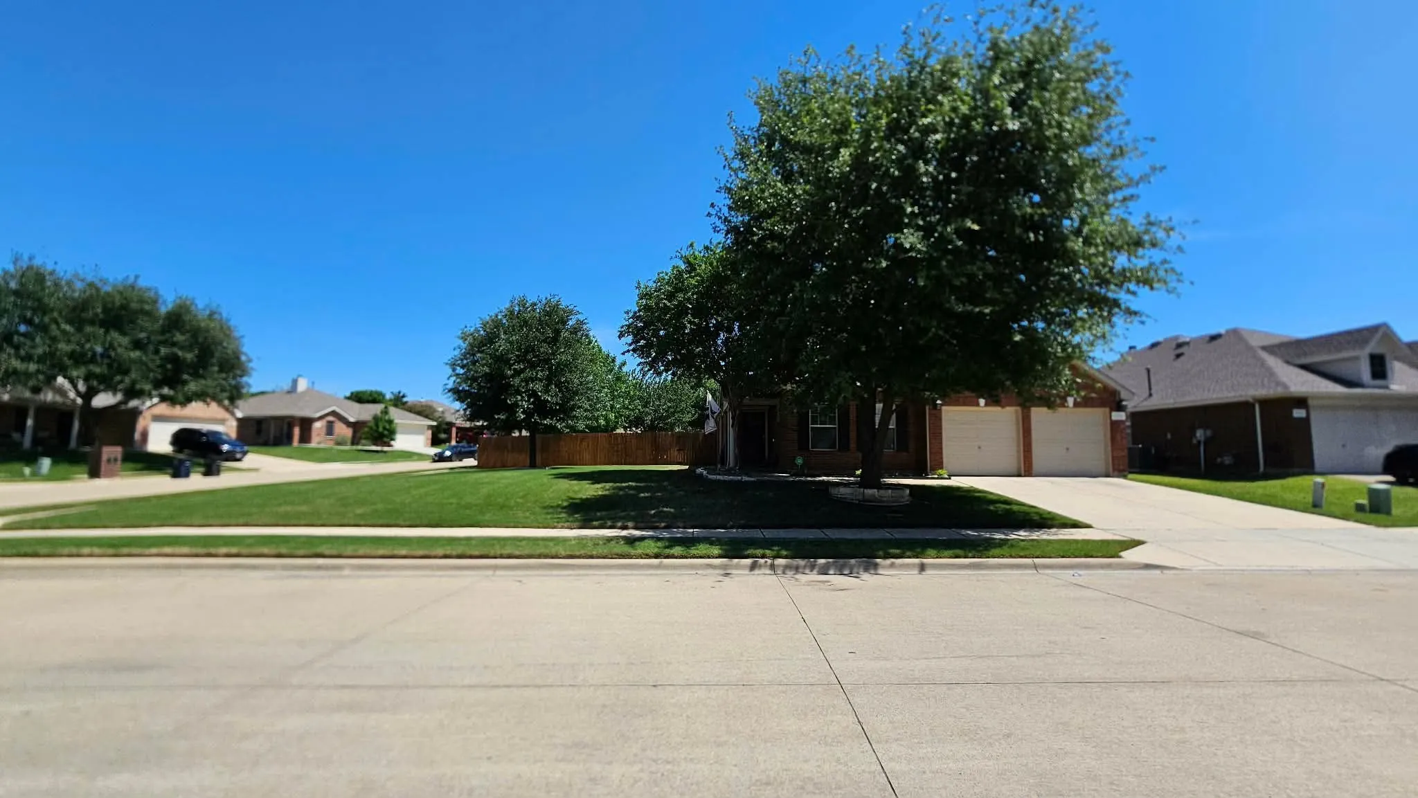 Single Family Residence For Rent in Tarrant County , 13744 Village Vista Drive, Fort Worth, Texas 76052, 3 Bedroom, 2 Bathroom, 2 Garage spaces, 1,824 Sqft, built in 2005, mls#21394496, Real Estate Agent in Fort Worth, Homes For Rent in Tarrant county, Homes For Rent in Fort Worth, Realtor in Fort Worth Texas, Real Estate Brokerage Independent Realty Texas, Luminita Cordes Realtor