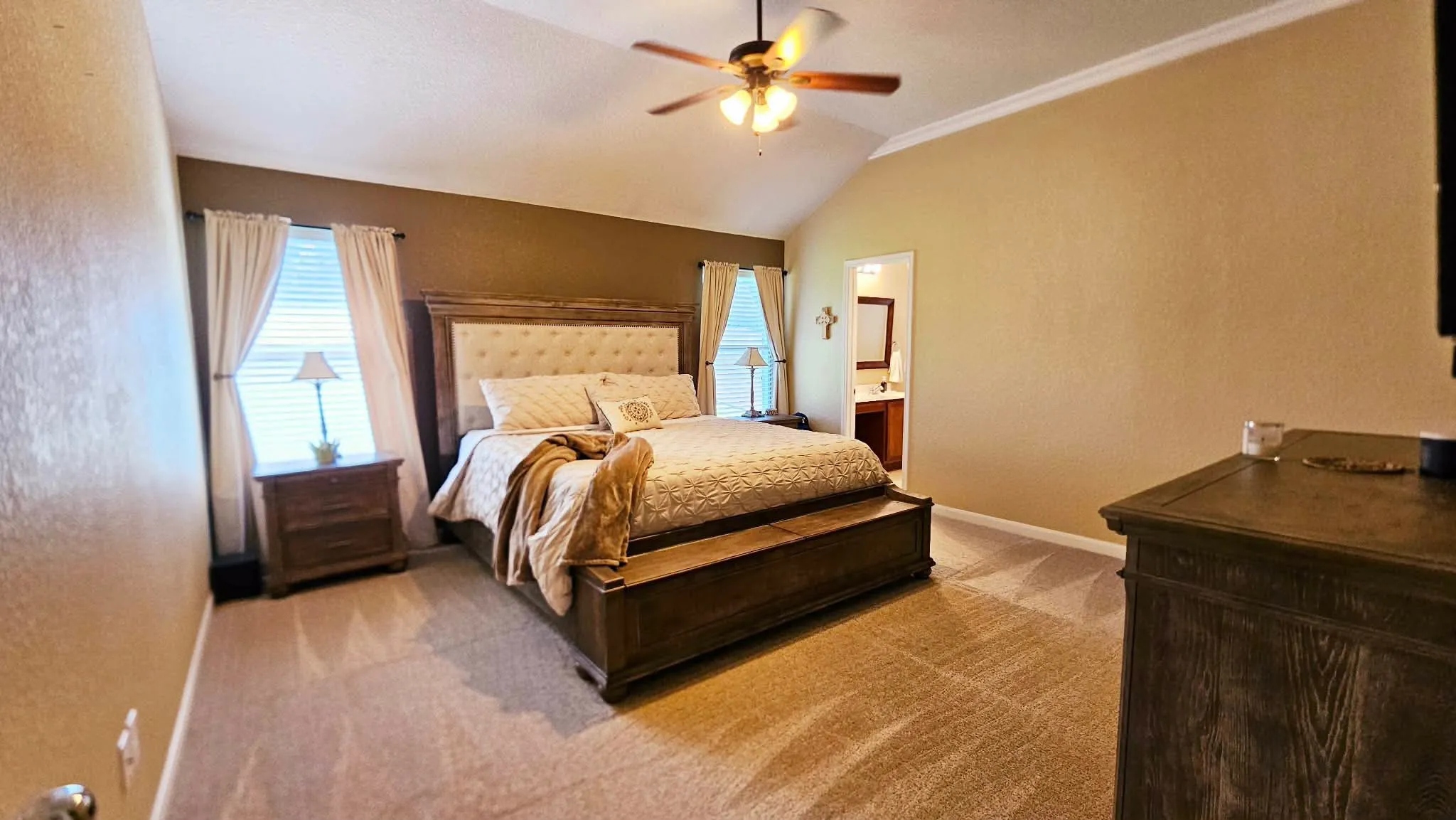 Single Family Residence For Rent in Tarrant County , 13744 Village Vista Drive, Fort Worth, Texas 76052, 3 Bedroom, 2 Bathroom, 2 Garage spaces, 1,824 Sqft, built in 2005, mls#21394496, Real Estate Agent in Fort Worth, Homes For Rent in Tarrant county, Homes For Rent in Fort Worth, Realtor in Fort Worth Texas, Real Estate Brokerage Independent Realty Texas, Luminita Cordes Realtor