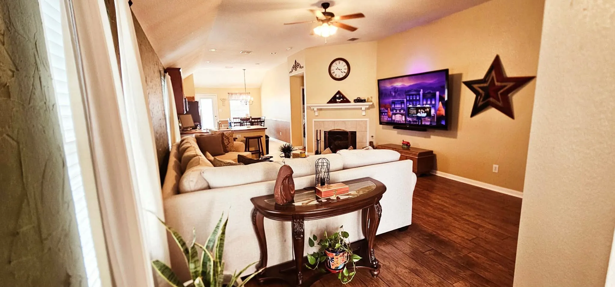 Single Family Residence For Rent in Tarrant County , 13744 Village Vista Drive, Fort Worth, Texas 76052, 3 Bedroom, 2 Bathroom, 2 Garage spaces, 1,824 Sqft, built in 2005, mls#21394496, Real Estate Agent in Fort Worth, Homes For Rent in Tarrant county, Homes For Rent in Fort Worth, Realtor in Fort Worth Texas, Real Estate Brokerage Independent Realty Texas, Luminita Cordes Realtor