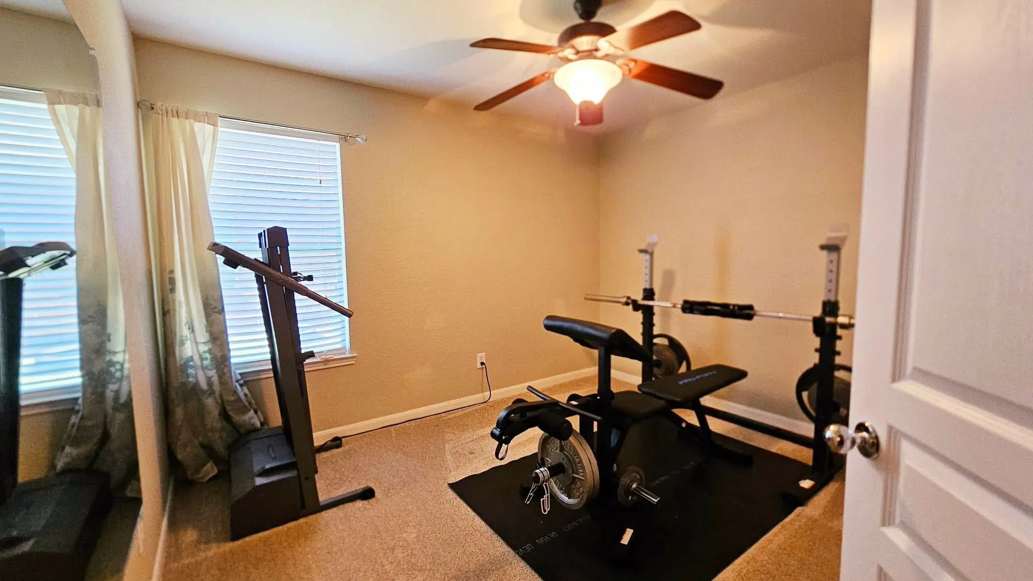 Single Family Residence For Rent in Tarrant County , 13744 Village Vista Drive, Fort Worth, Texas 76052, 3 Bedroom, 2 Bathroom, 2 Garage spaces, 1,824 Sqft, built in 2005, mls#21394496, Real Estate Agent in Fort Worth, Homes For Rent in Tarrant county, Homes For Rent in Fort Worth, Realtor in Fort Worth Texas, Real Estate Brokerage Independent Realty Texas, Luminita Cordes Realtor