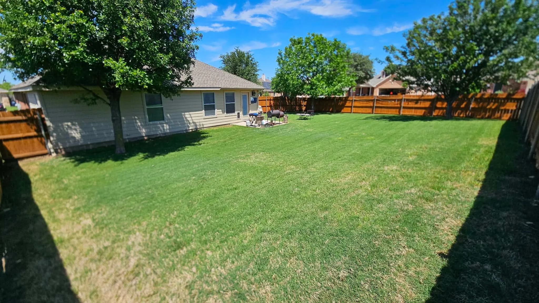 Single Family Residence For Rent in Tarrant County , 13744 Village Vista Drive, Fort Worth, Texas 76052, 3 Bedroom, 2 Bathroom, 2 Garage spaces, 1,824 Sqft, built in 2005, mls#21394496, Real Estate Agent in Fort Worth, Homes For Rent in Tarrant county, Homes For Rent in Fort Worth, Realtor in Fort Worth Texas, Real Estate Brokerage Independent Realty Texas, Luminita Cordes Realtor