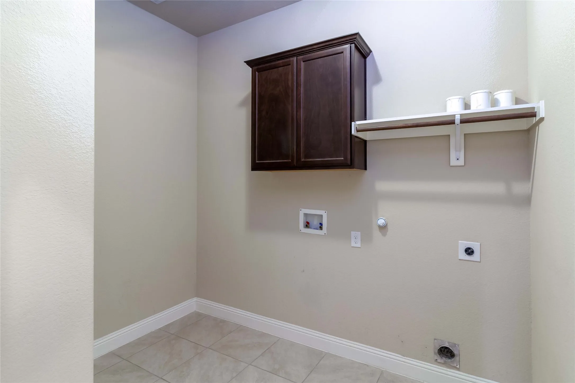 Single Family Residence For Rent in Denton County , 15613 Renshaw Way, Frisco, Texas 75036, 4 Bedroom, 2 Bathroom, 2 Garage spaces, 2,033 Sqft, built in 2017, mls#21397242, Real Estate Agent in Frisco, Homes For Rent in Denton county, Homes For Rent in Frisco, Realtor in Frisco Texas, Real Estate Brokerage Independent Realty Texas, Luminita Cordes Realtor