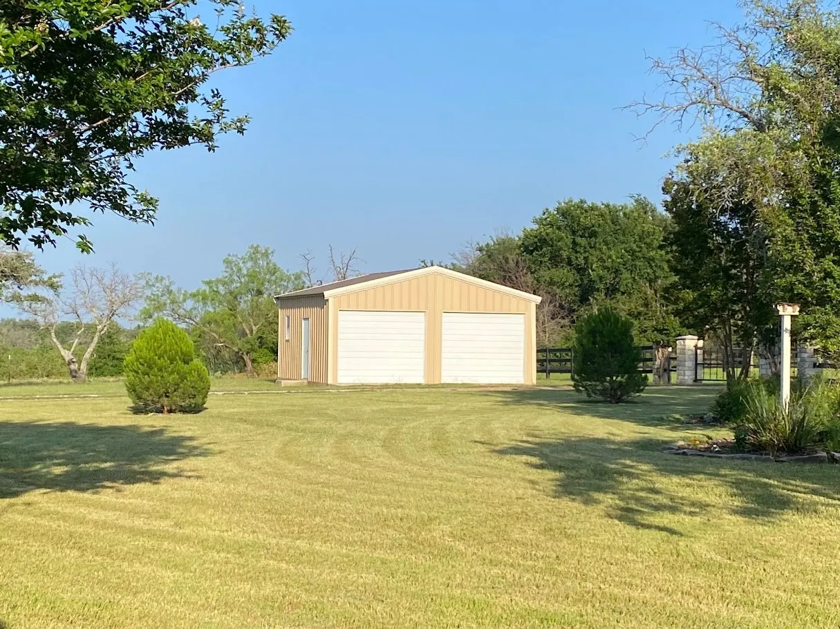 Farm For Sale in Erath County , 4536 County Road 132, Stephenville, Texas 76401, 2 Bedroom, 2 Bathroom, 2 Garage spaces, 1,056 Sqft, built in 2002, mls#21396623, Real Estate Agent in Stephenville, Homes For Sale in Erath county, Homes For Sale in Stephenville, Realtor in Stephenville Texas, Real Estate Brokerage Independent Realty Texas, Luminita Cordes Realtor