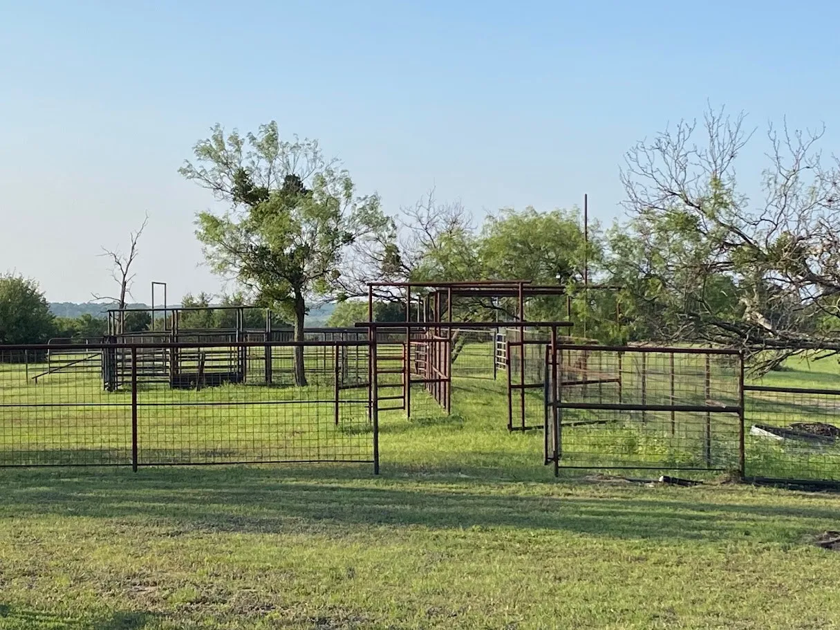 Farm For Sale in Erath County , 4536 County Road 132, Stephenville, Texas 76401, 2 Bedroom, 2 Bathroom, 2 Garage spaces, 1,056 Sqft, built in 2002, mls#21396623, Real Estate Agent in Stephenville, Homes For Sale in Erath county, Homes For Sale in Stephenville, Realtor in Stephenville Texas, Real Estate Brokerage Independent Realty Texas, Luminita Cordes Realtor