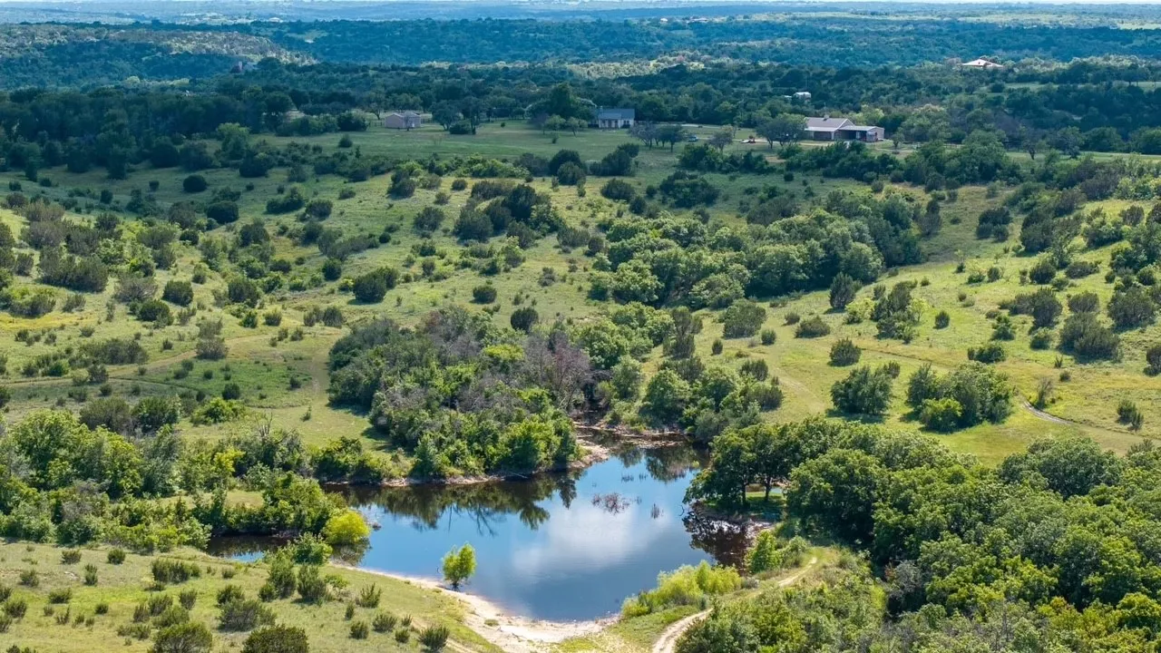 Farm For Sale in Erath County , 4536 County Road 132, Stephenville, Texas 76401, 2 Bedroom, 2 Bathroom, 2 Garage spaces, 1,056 Sqft, built in 2002, mls#21396623, Real Estate Agent in Stephenville, Homes For Sale in Erath county, Homes For Sale in Stephenville, Realtor in Stephenville Texas, Real Estate Brokerage Independent Realty Texas, Luminita Cordes Realtor