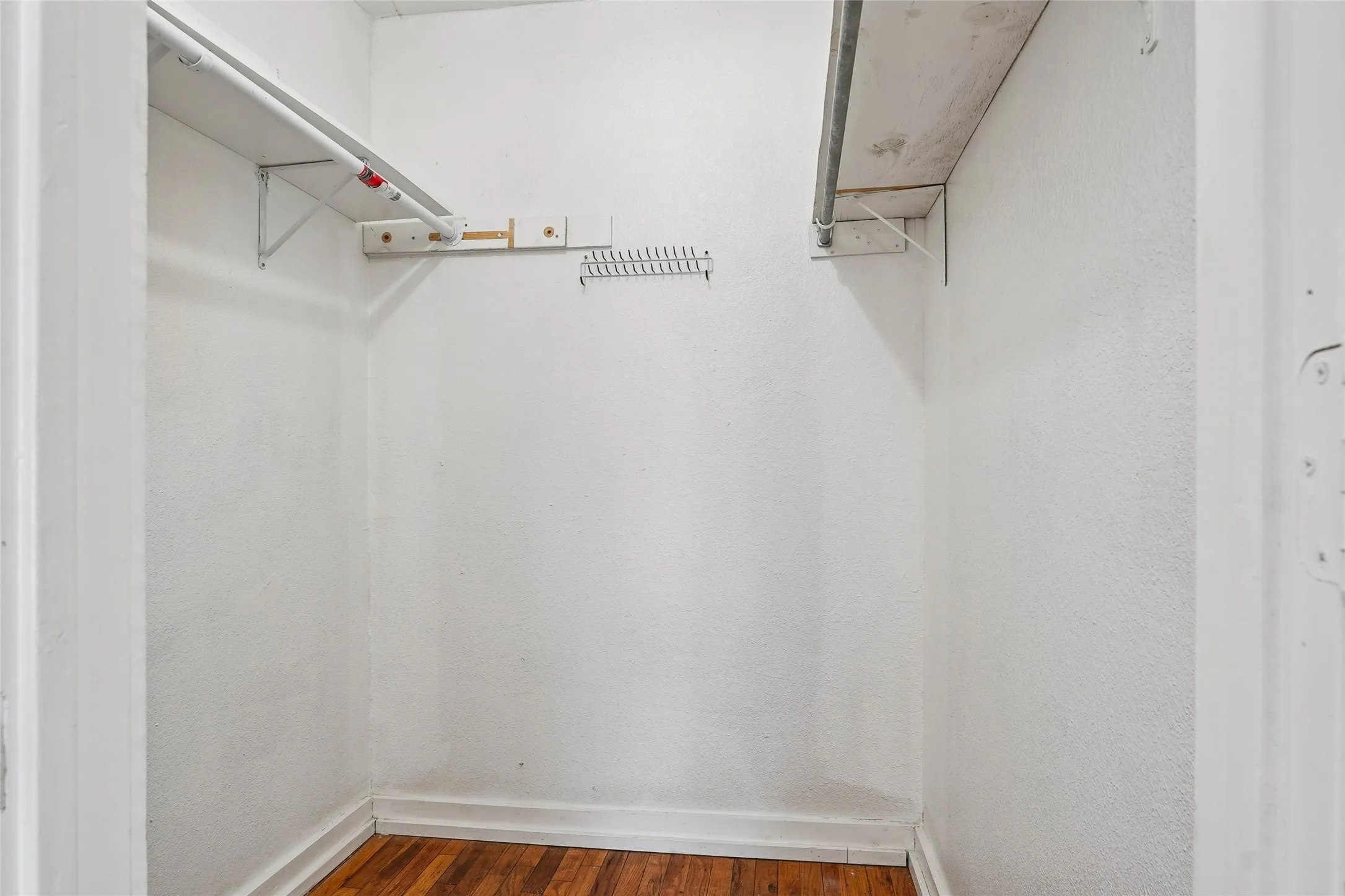 Single Family Residence For Rent in Denton County , 403 Marshall Street, Sanger, Texas 76266, 3 Bedroom, 2 Bathroom, Garage spaces, 1,312 Sqft, built in 1950, mls#21397250, Real Estate Agent in Sanger, Homes For Rent in Denton county, Homes For Rent in Sanger, Realtor in Sanger Texas, Real Estate Brokerage Independent Realty Texas, Luminita Cordes Realtor
