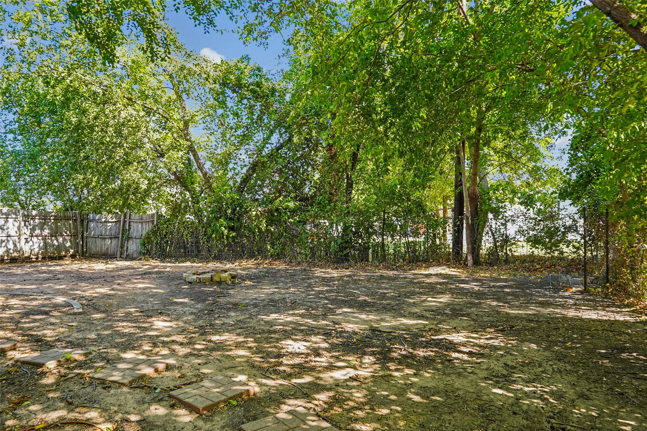 Single Family Residence For Rent in Denton County , 403 Marshall Street, Sanger, Texas 76266, 3 Bedroom, 2 Bathroom, Garage spaces, 1,312 Sqft, built in 1950, mls#21397250, Real Estate Agent in Sanger, Homes For Rent in Denton county, Homes For Rent in Sanger, Realtor in Sanger Texas, Real Estate Brokerage Independent Realty Texas, Luminita Cordes Realtor