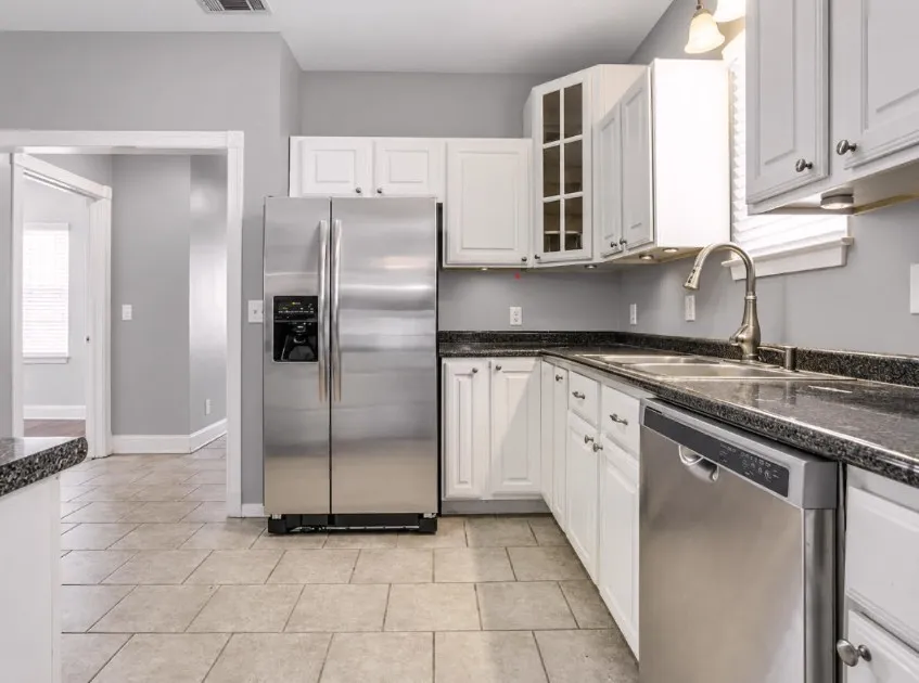 Single Family Residence For Rent in Dallas County , 5818 Richmond Avenue, Dallas, Texas 75206, 4 Bedroom, 2 Bathroom, 2 Garage spaces, 1,606 Sqft, built in 1926, mls#21393384, Real Estate Agent in Dallas, Homes For Rent in Dallas county, Homes For Rent in Dallas, Realtor in Dallas Texas, Real Estate Brokerage Independent Realty Texas, Luminita Cordes Realtor