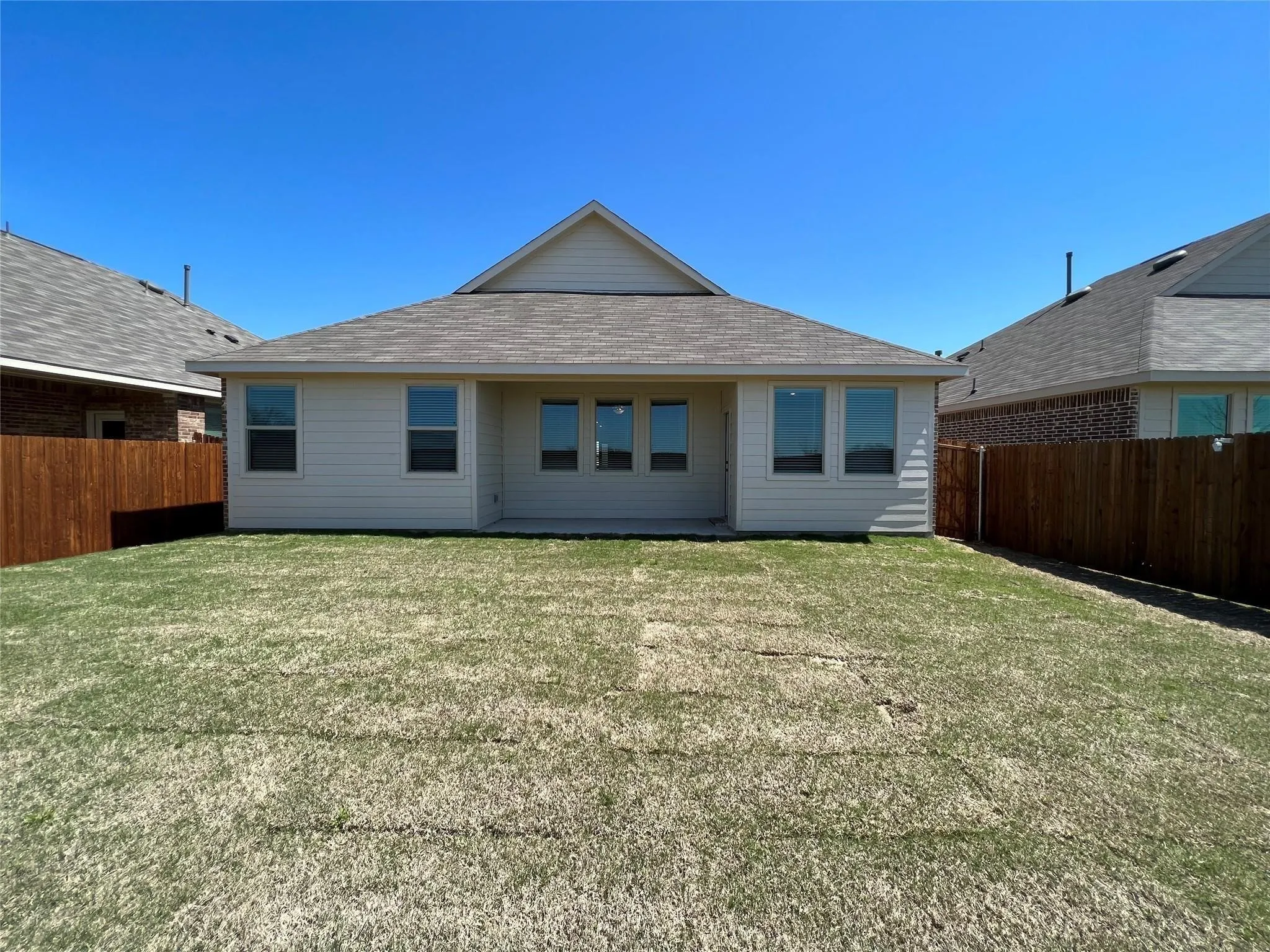 Single Family Residence For Sale in Collin County , 7213 Crepe Myrtle Avenue, Mc Kinney, Texas 75071, 4 Bedroom, 2 Bathroom, 2 Garage spaces, 1,835 Sqft, built in 2021, mls#21397256, Real Estate Agent in Mc Kinney, Homes For Sale in Collin county, Homes For Sale in Mc Kinney, Realtor in Mc Kinney Texas, Real Estate Brokerage Independent Realty Texas, Luminita Cordes Realtor