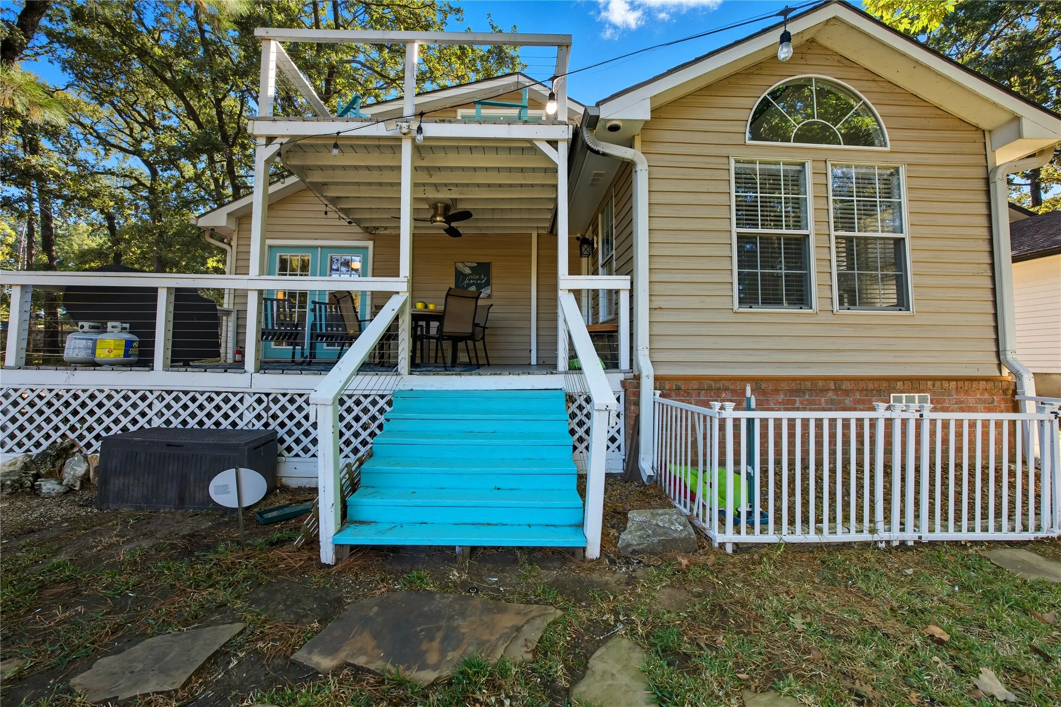 Single Family Residence For Sale in Henderson County , 517 Shore Line Drive, Tool, Texas 75143, 3 Bedroom, 2 Bathroom, Garage spaces, 1,329 Sqft, built in 1997, mls#21397061, Real Estate Agent in Tool, Homes For Sale in Henderson county, Homes For Sale in Tool, Realtor in Tool Texas, Real Estate Brokerage Independent Realty Texas, Luminita Cordes Realtor