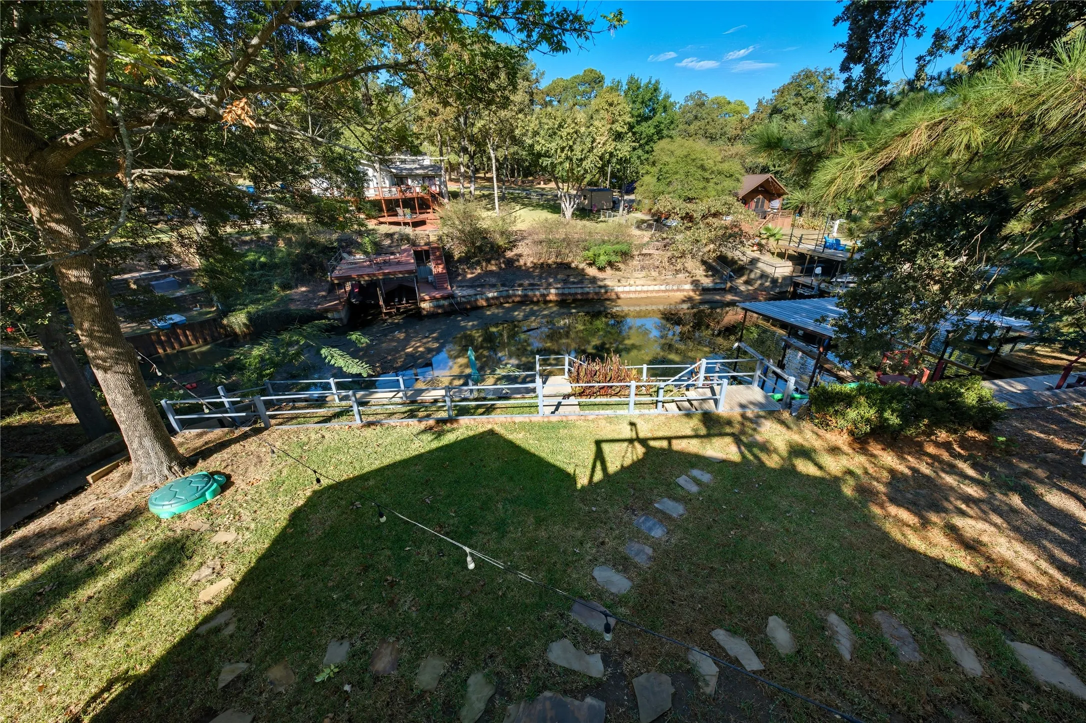 Single Family Residence For Sale in Henderson County , 517 Shore Line Drive, Tool, Texas 75143, 3 Bedroom, 2 Bathroom, Garage spaces, 1,329 Sqft, built in 1997, mls#21397061, Real Estate Agent in Tool, Homes For Sale in Henderson county, Homes For Sale in Tool, Realtor in Tool Texas, Real Estate Brokerage Independent Realty Texas, Luminita Cordes Realtor