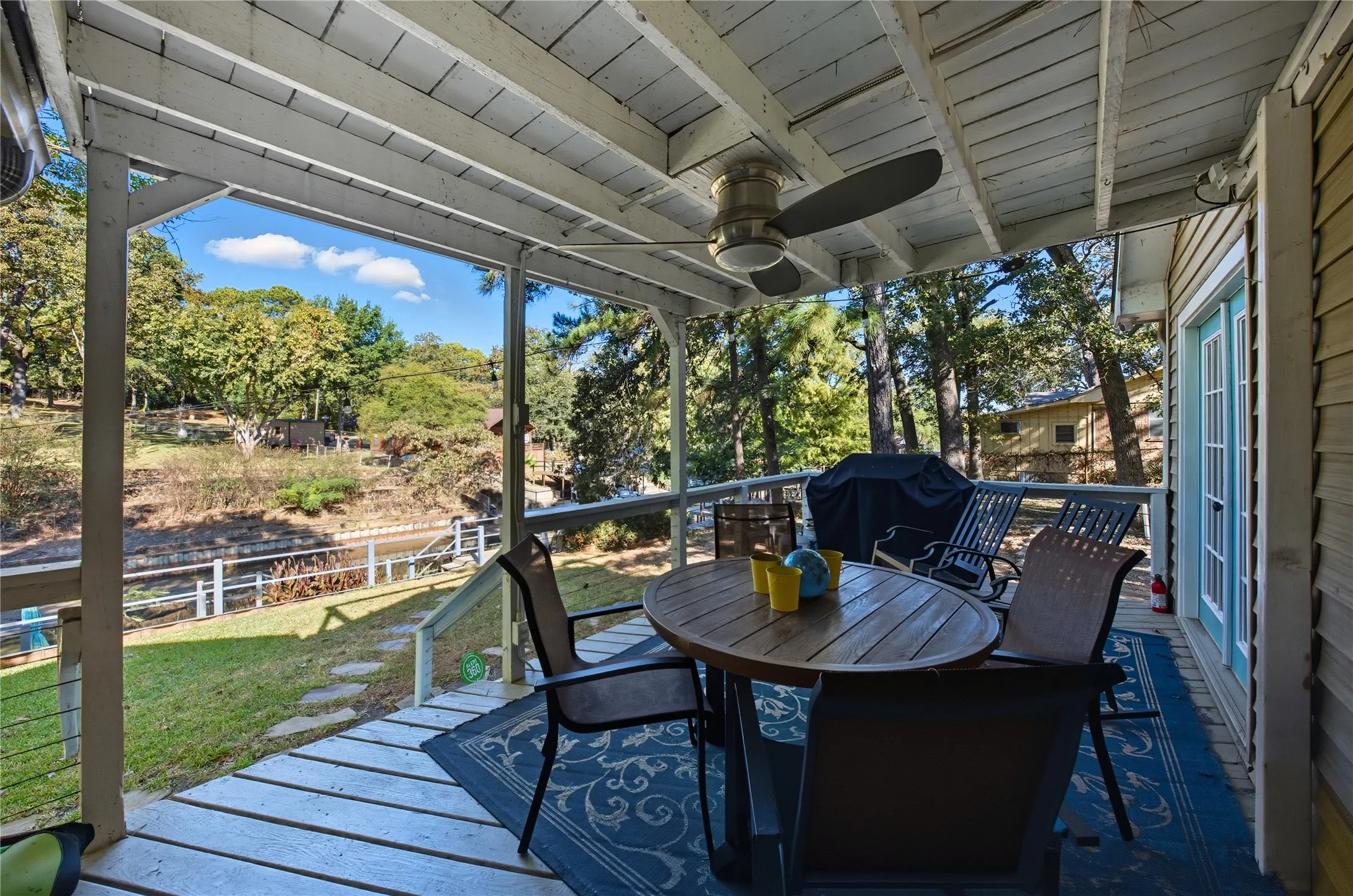 Single Family Residence For Sale in Henderson County , 517 Shore Line Drive, Tool, Texas 75143, 3 Bedroom, 2 Bathroom, Garage spaces, 1,329 Sqft, built in 1997, mls#21397061, Real Estate Agent in Tool, Homes For Sale in Henderson county, Homes For Sale in Tool, Realtor in Tool Texas, Real Estate Brokerage Independent Realty Texas, Luminita Cordes Realtor