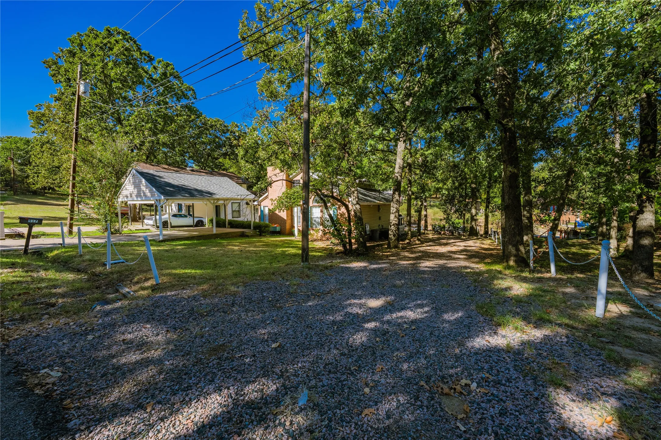 Single Family Residence For Sale in Henderson County , 517 Shore Line Drive, Tool, Texas 75143, 3 Bedroom, 2 Bathroom, Garage spaces, 1,329 Sqft, built in 1997, mls#21397061, Real Estate Agent in Tool, Homes For Sale in Henderson county, Homes For Sale in Tool, Realtor in Tool Texas, Real Estate Brokerage Independent Realty Texas, Luminita Cordes Realtor