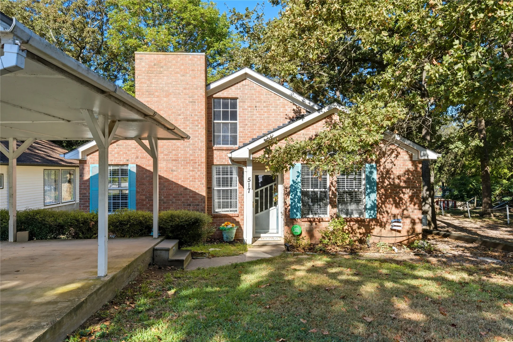 Single Family Residence For Sale in Henderson County , 517 Shore Line Drive, Tool, Texas 75143, 3 Bedroom, 2 Bathroom, Garage spaces, 1,329 Sqft, built in 1997, mls#21397061, Real Estate Agent in Tool, Homes For Sale in Henderson county, Homes For Sale in Tool, Realtor in Tool Texas, Real Estate Brokerage Independent Realty Texas, Luminita Cordes Realtor