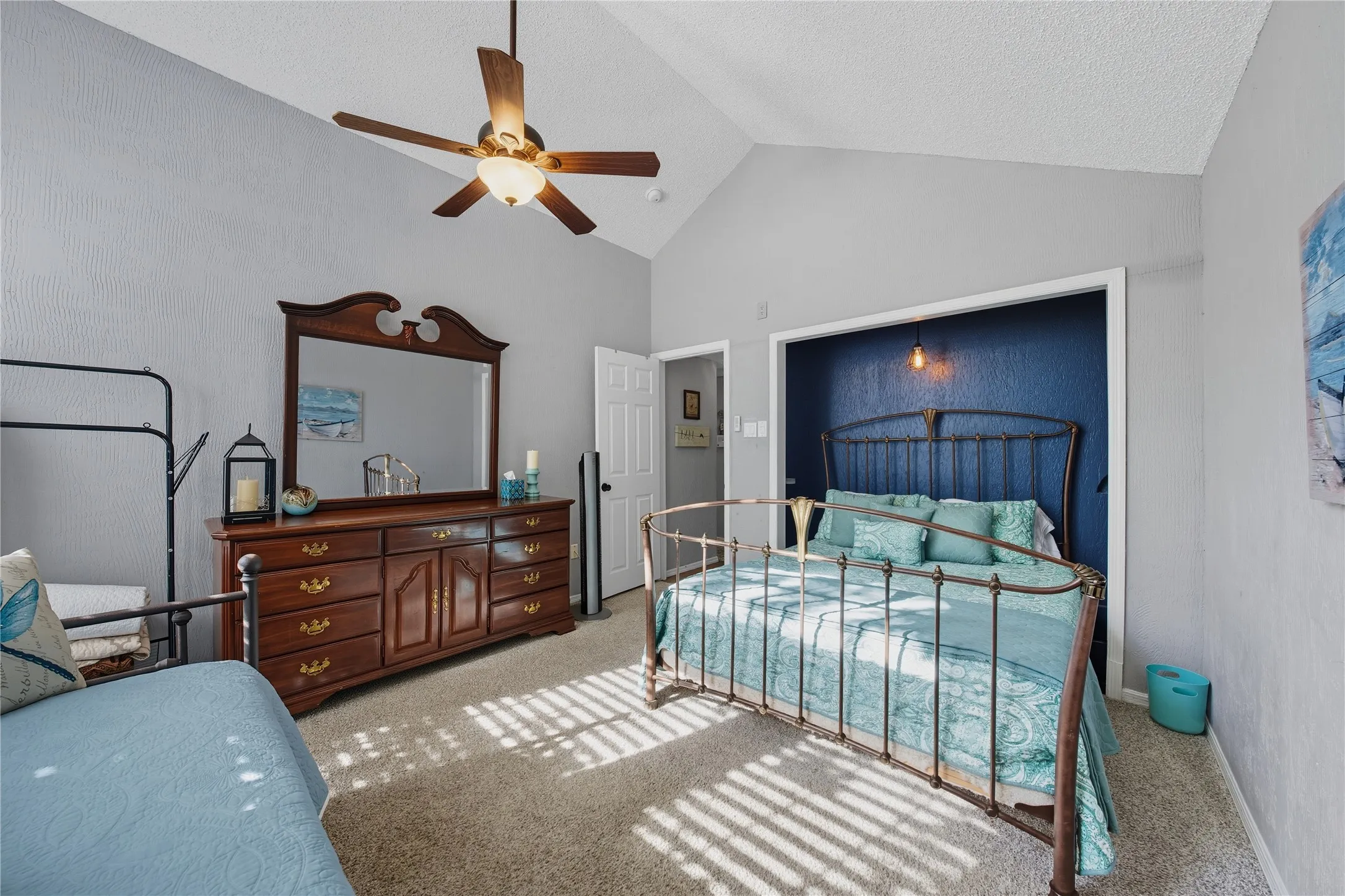 Single Family Residence For Sale in Henderson County , 517 Shore Line Drive, Tool, Texas 75143, 3 Bedroom, 2 Bathroom, Garage spaces, 1,329 Sqft, built in 1997, mls#21397061, Real Estate Agent in Tool, Homes For Sale in Henderson county, Homes For Sale in Tool, Realtor in Tool Texas, Real Estate Brokerage Independent Realty Texas, Luminita Cordes Realtor