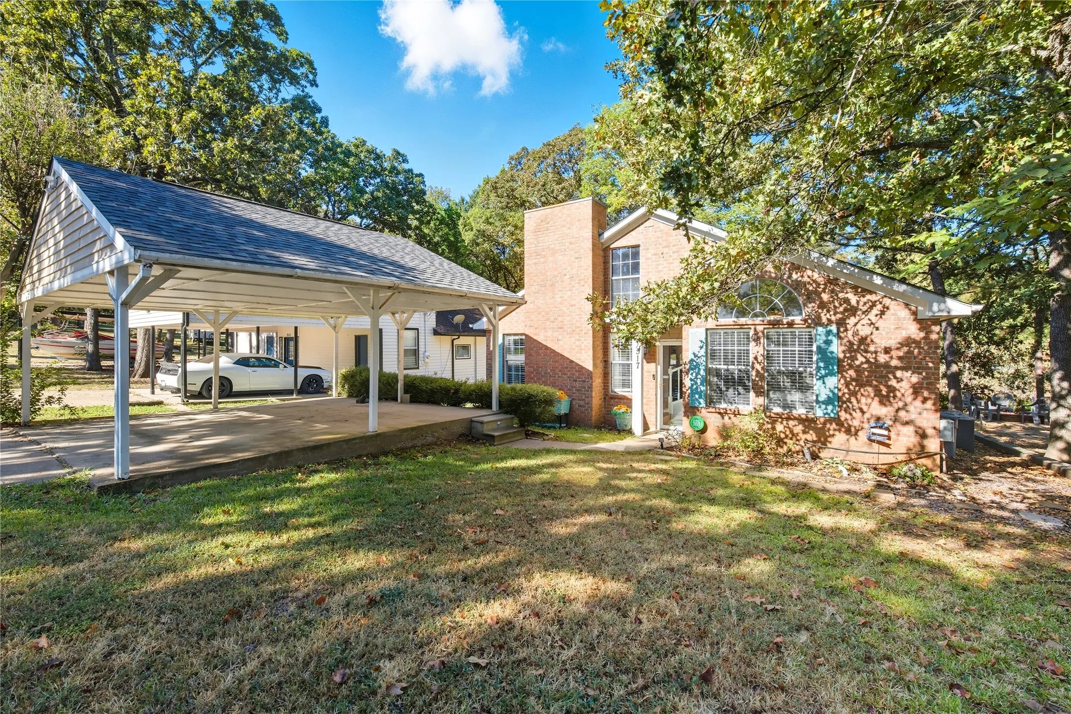 Single Family Residence For Sale in Henderson County , 517 Shore Line Drive, Tool, Texas 75143, 3 Bedroom, 2 Bathroom, Garage spaces, 1,329 Sqft, built in 1997, mls#21397061, Real Estate Agent in Tool, Homes For Sale in Henderson county, Homes For Sale in Tool, Realtor in Tool Texas, Real Estate Brokerage Independent Realty Texas, Luminita Cordes Realtor