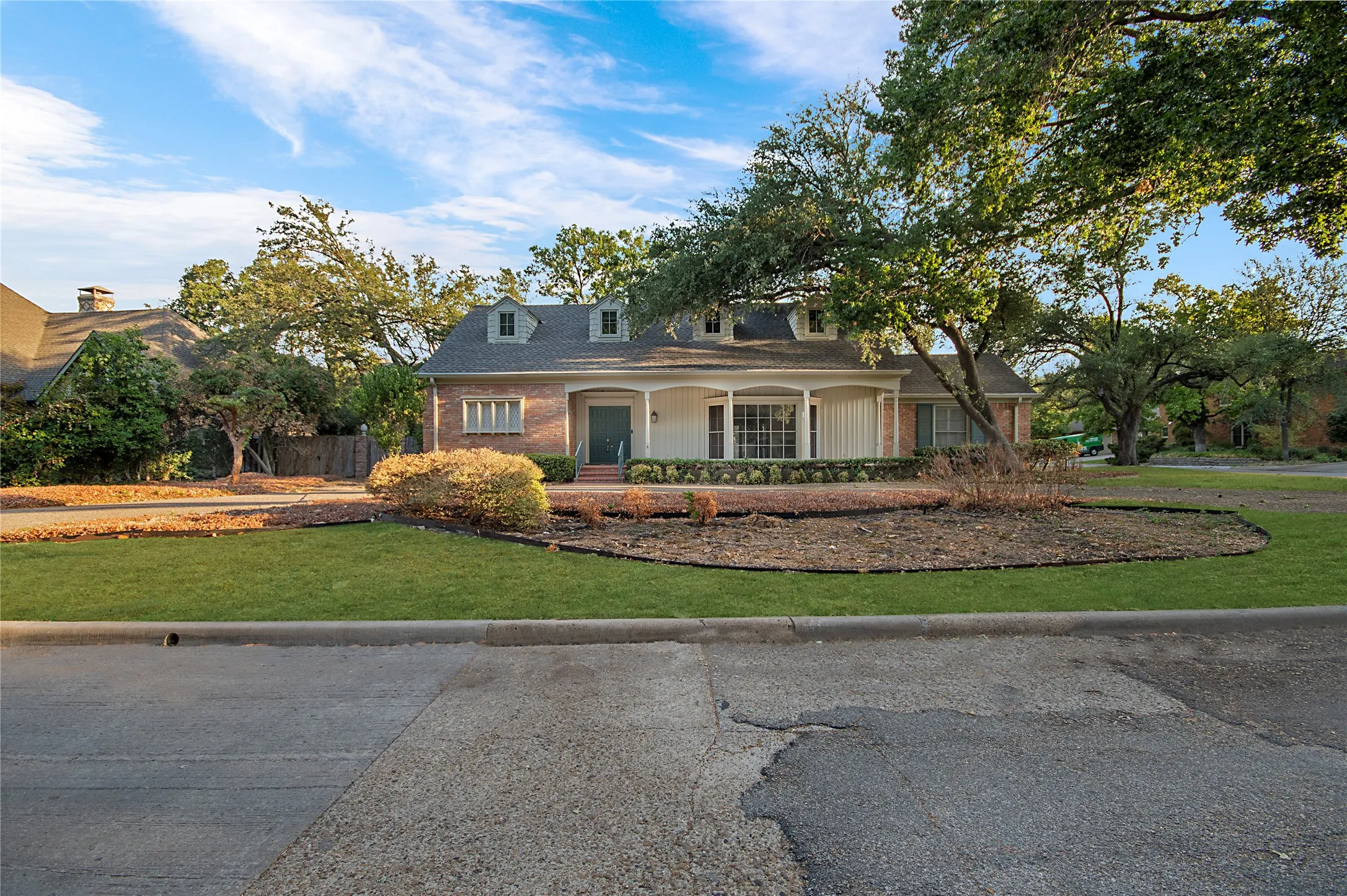 Single Family Residence For Sale in Dallas County , 5859 Colhurst Street, Dallas, Texas 75230, 4 Bedroom, 3 Bathroom, 2 Garage spaces, 3,438 Sqft, built in 1956, mls#21397055, Real Estate Agent in Dallas, Homes For Sale in Dallas county, Homes For Sale in Dallas, Realtor in Dallas Texas, Real Estate Brokerage Independent Realty Texas, Luminita Cordes Realtor