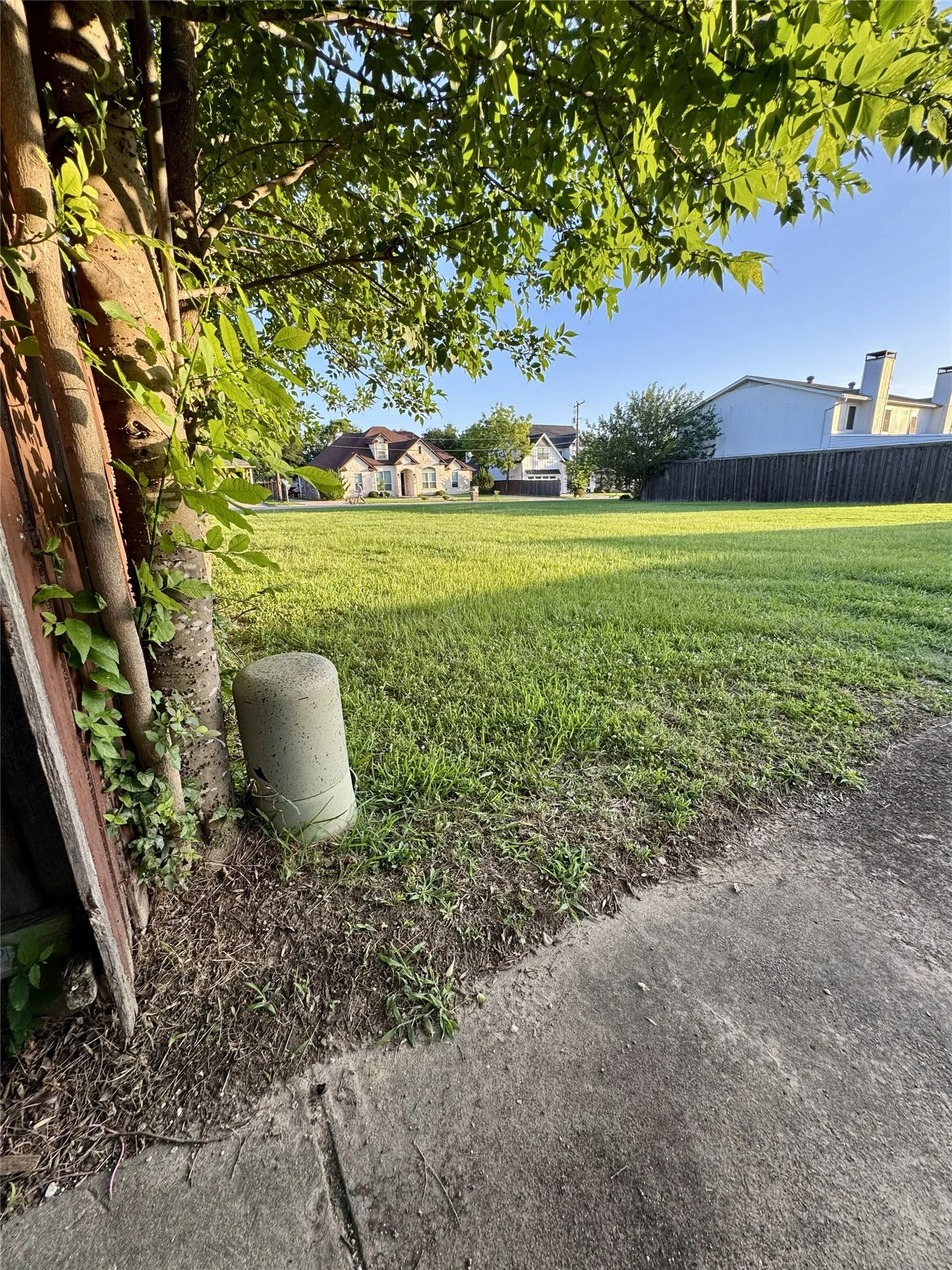 Unimproved Land For Sale in Tarrant County , 2303 Cales Drive, Arlington, Texas 76013, 0, 0, Garage spaces, 0 Sqft, built in 0, mls#21387200, Real Estate Agent in Arlington, Homes For Sale in Tarrant county, Homes For Sale in Arlington, Realtor in Arlington Texas, Real Estate Brokerage Independent Realty Texas, Luminita Cordes Realtor