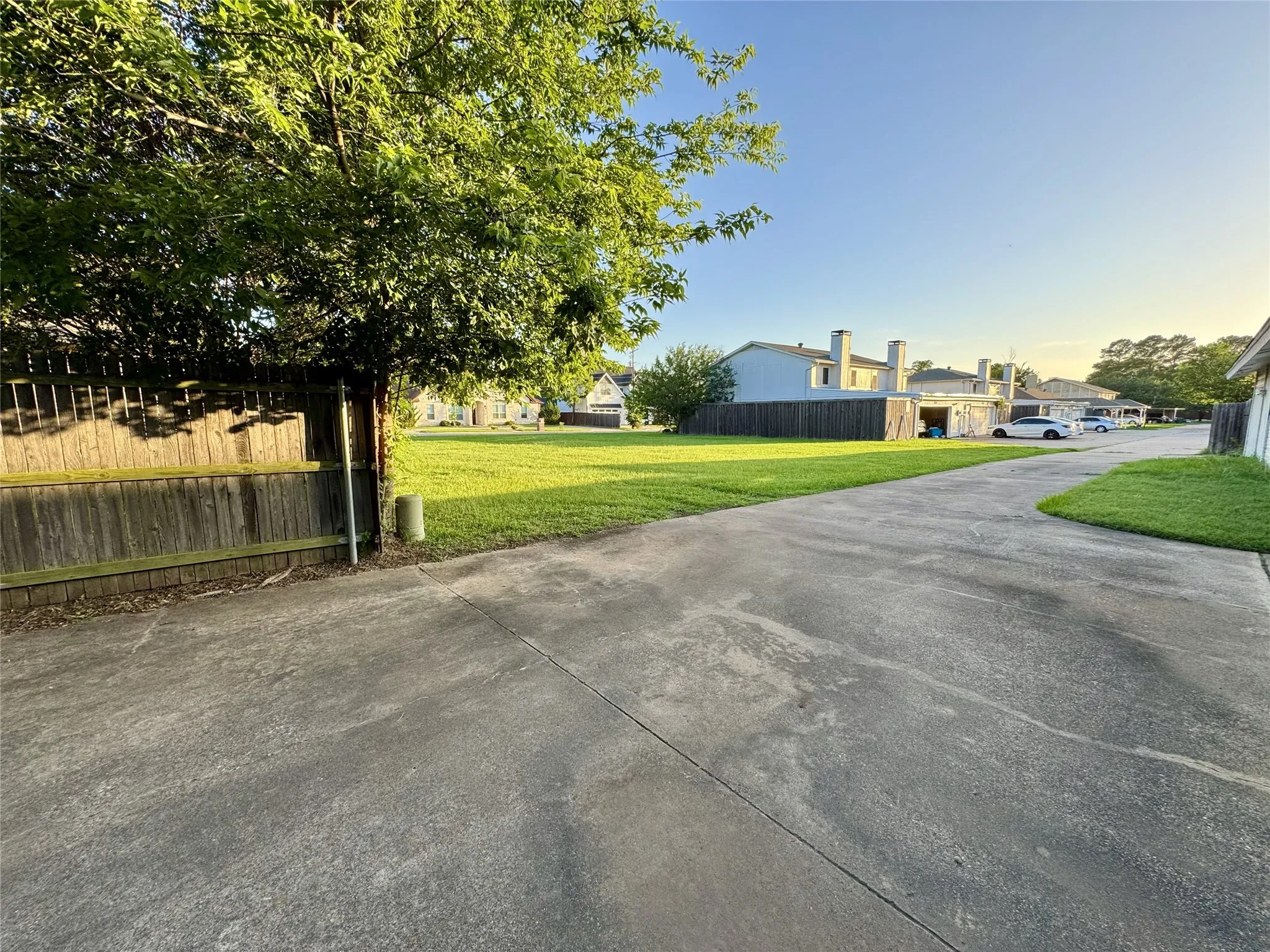 Unimproved Land For Sale in Tarrant County , 2303 Cales Drive, Arlington, Texas 76013, 0, 0, Garage spaces, 0 Sqft, built in 0, mls#21387200, Real Estate Agent in Arlington, Homes For Sale in Tarrant county, Homes For Sale in Arlington, Realtor in Arlington Texas, Real Estate Brokerage Independent Realty Texas, Luminita Cordes Realtor