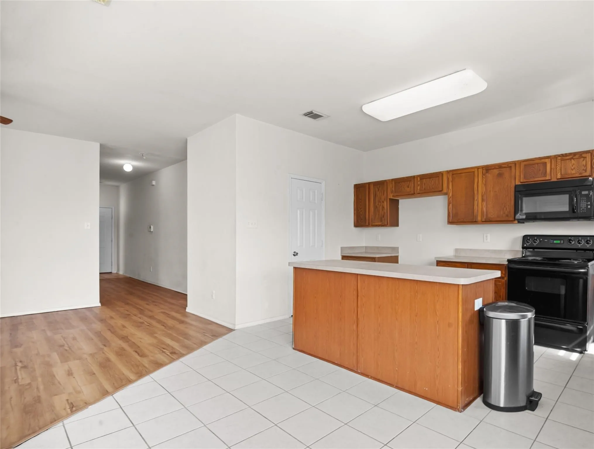Single Family Residence For Rent in Collin County , 3041 Winding Meadow Trail, Princeton, Texas 75407, 3 Bedroom, 2 Bathroom, 2 Garage spaces, 1,560 Sqft, built in 2003, mls#21397260, Real Estate Agent in Princeton, Homes For Rent in Collin county, Homes For Rent in Princeton, Realtor in Princeton Texas, Real Estate Brokerage Independent Realty Texas, Luminita Cordes Realtor