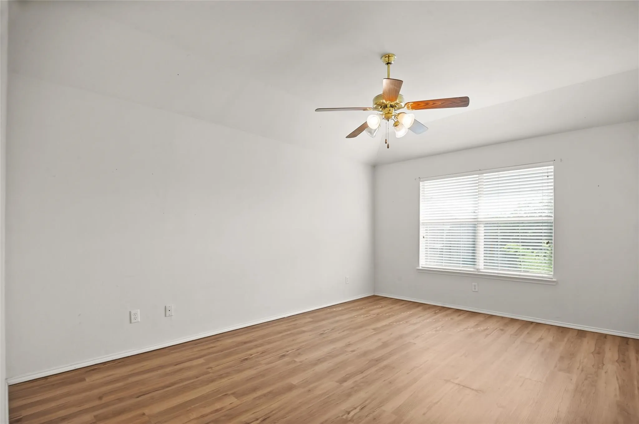 Single Family Residence For Rent in Collin County , 3041 Winding Meadow Trail, Princeton, Texas 75407, 3 Bedroom, 2 Bathroom, 2 Garage spaces, 1,560 Sqft, built in 2003, mls#21397260, Real Estate Agent in Princeton, Homes For Rent in Collin county, Homes For Rent in Princeton, Realtor in Princeton Texas, Real Estate Brokerage Independent Realty Texas, Luminita Cordes Realtor