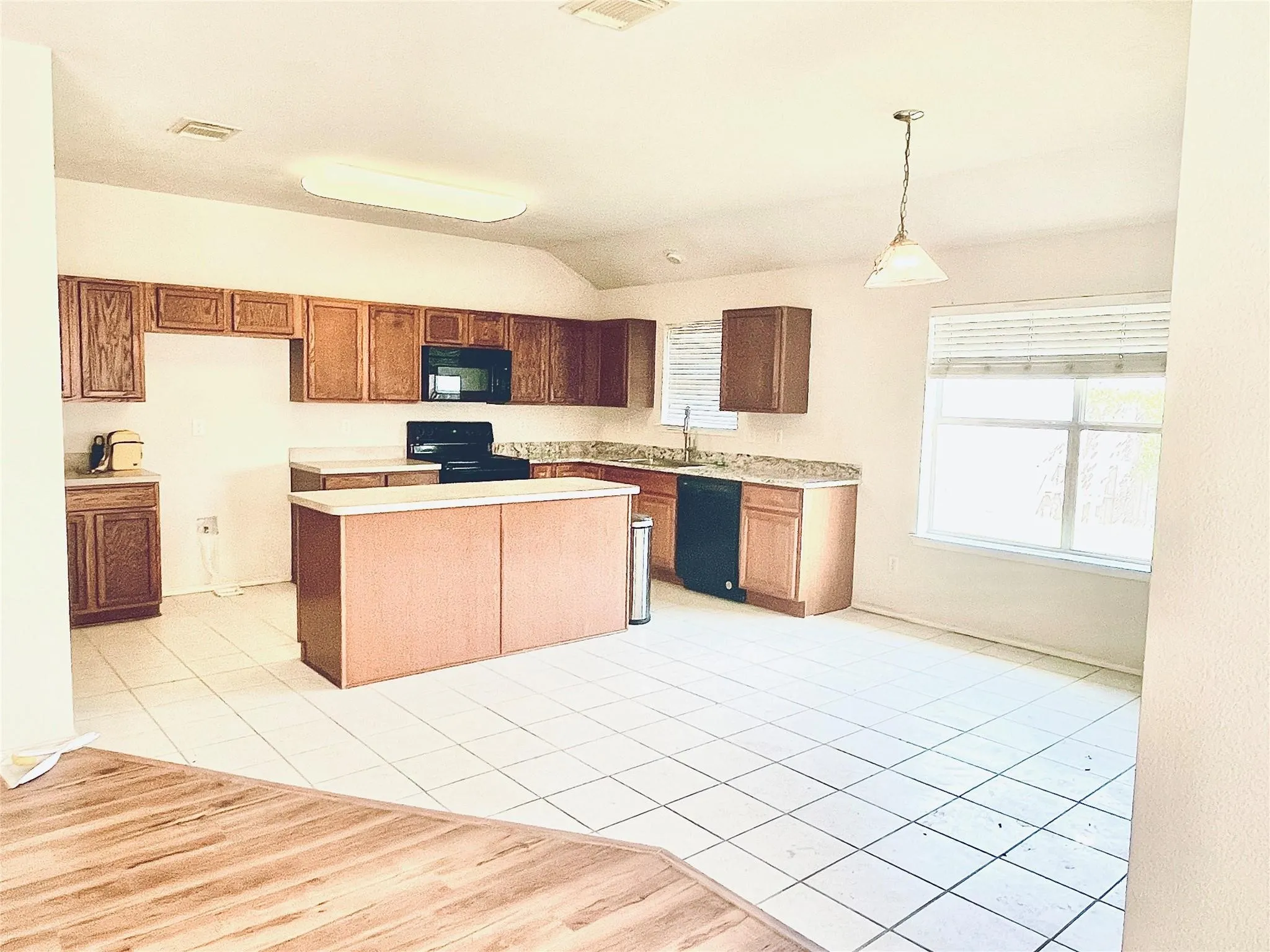Single Family Residence For Rent in Collin County , 3041 Winding Meadow Trail, Princeton, Texas 75407, 3 Bedroom, 2 Bathroom, 2 Garage spaces, 1,560 Sqft, built in 2003, mls#21397260, Real Estate Agent in Princeton, Homes For Rent in Collin county, Homes For Rent in Princeton, Realtor in Princeton Texas, Real Estate Brokerage Independent Realty Texas, Luminita Cordes Realtor