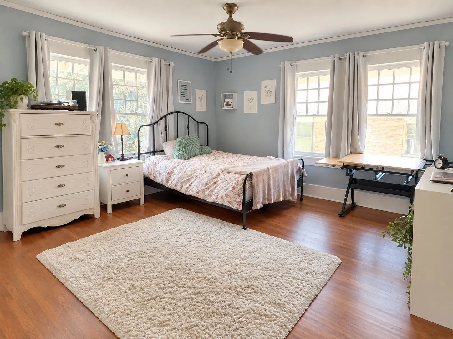 Single Family Residence For Sale in Tarrant County , 2221 Park Place Avenue, Fort Worth, Texas 76110, 4 Bedroom, 2 Bathroom, Garage spaces, 2,530 Sqft, built in 1928, mls#21397248, Real Estate Agent in Fort Worth, Homes For Sale in Tarrant county, Homes For Sale in Fort Worth, Realtor in Fort Worth Texas, Real Estate Brokerage Independent Realty Texas, Luminita Cordes Realtor