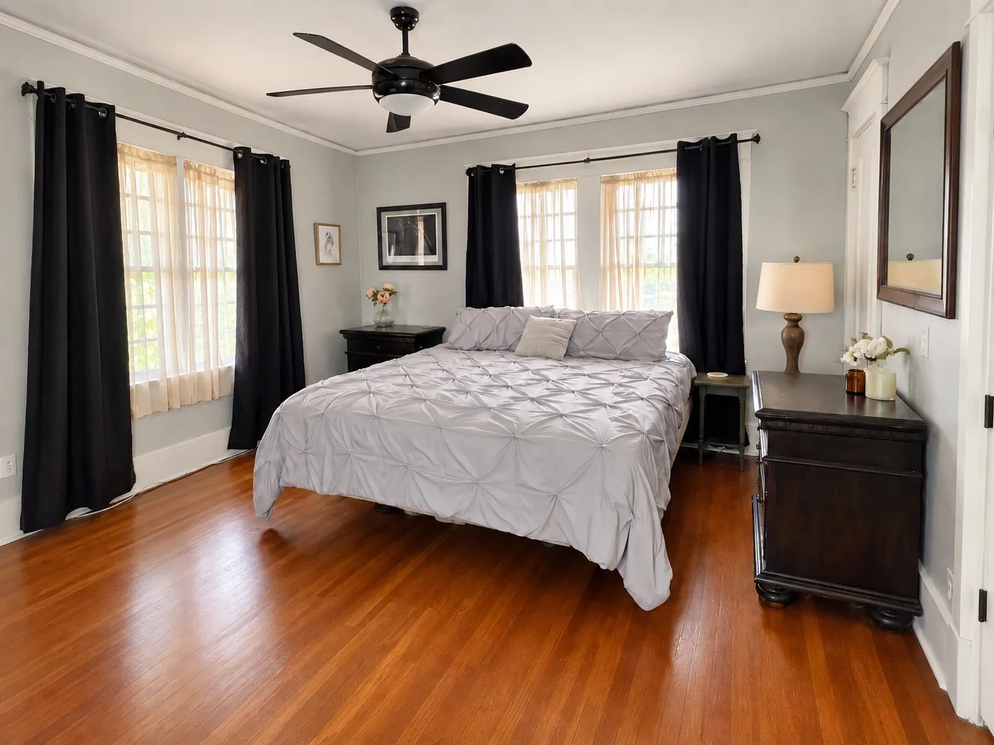 Single Family Residence For Sale in Tarrant County , 2221 Park Place Avenue, Fort Worth, Texas 76110, 4 Bedroom, 2 Bathroom, Garage spaces, 2,530 Sqft, built in 1928, mls#21397248, Real Estate Agent in Fort Worth, Homes For Sale in Tarrant county, Homes For Sale in Fort Worth, Realtor in Fort Worth Texas, Real Estate Brokerage Independent Realty Texas, Luminita Cordes Realtor