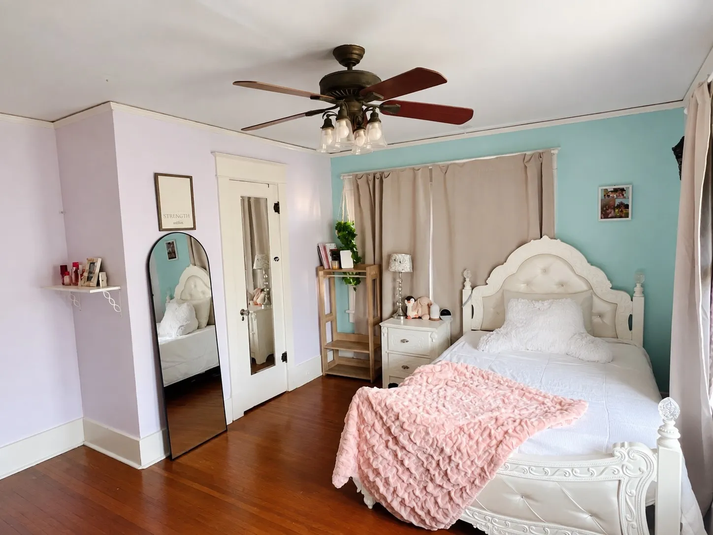 Single Family Residence For Sale in Tarrant County , 2221 Park Place Avenue, Fort Worth, Texas 76110, 4 Bedroom, 2 Bathroom, Garage spaces, 2,530 Sqft, built in 1928, mls#21397248, Real Estate Agent in Fort Worth, Homes For Sale in Tarrant county, Homes For Sale in Fort Worth, Realtor in Fort Worth Texas, Real Estate Brokerage Independent Realty Texas, Luminita Cordes Realtor