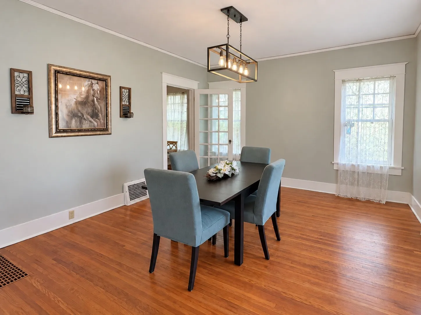 Single Family Residence For Sale in Tarrant County , 2221 Park Place Avenue, Fort Worth, Texas 76110, 4 Bedroom, 2 Bathroom, Garage spaces, 2,530 Sqft, built in 1928, mls#21397248, Real Estate Agent in Fort Worth, Homes For Sale in Tarrant county, Homes For Sale in Fort Worth, Realtor in Fort Worth Texas, Real Estate Brokerage Independent Realty Texas, Luminita Cordes Realtor