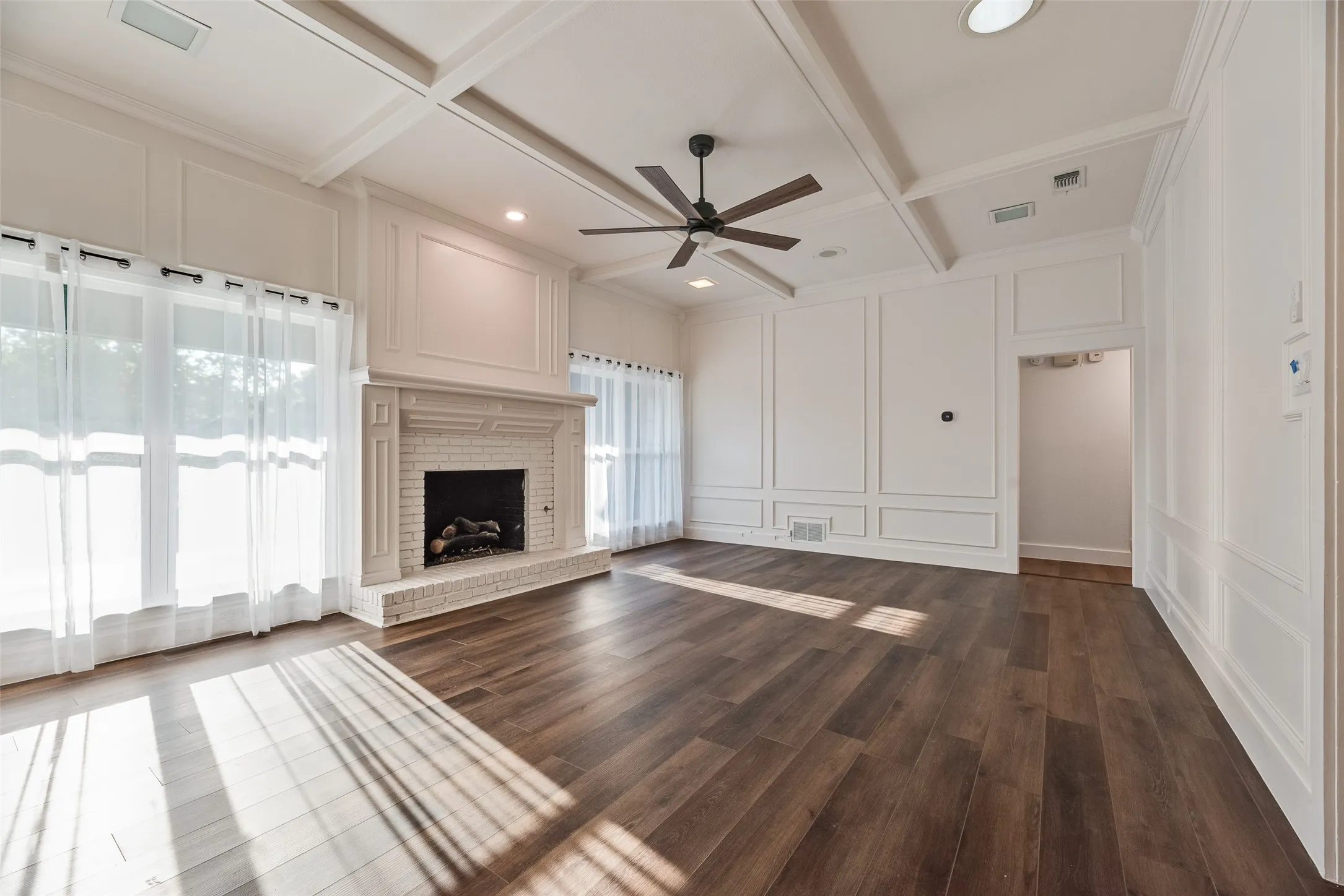 Single Family Residence For Sale in Dallas County , 6313 Chelsea Way, Garland, Texas 75044, 3 Bedroom, 3 Bathroom, 2 Garage spaces, 2,499 Sqft, built in 1985, mls#21397004, Real Estate Agent in Garland, Homes For Sale in Dallas county, Homes For Sale in Garland, Realtor in Garland Texas, Real Estate Brokerage Independent Realty Texas, Luminita Cordes Realtor