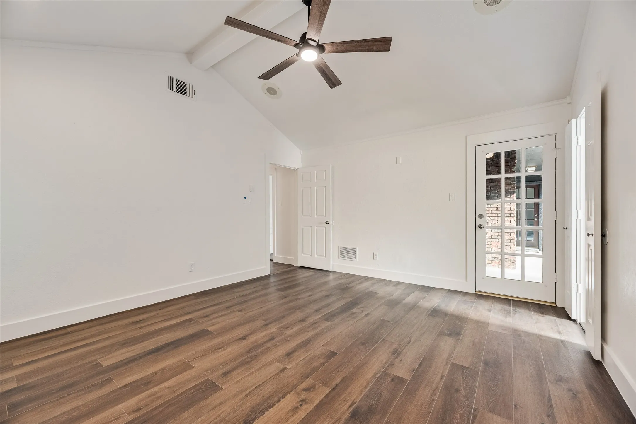 Single Family Residence For Sale in Dallas County , 6313 Chelsea Way, Garland, Texas 75044, 3 Bedroom, 3 Bathroom, 2 Garage spaces, 2,499 Sqft, built in 1985, mls#21397004, Real Estate Agent in Garland, Homes For Sale in Dallas county, Homes For Sale in Garland, Realtor in Garland Texas, Real Estate Brokerage Independent Realty Texas, Luminita Cordes Realtor