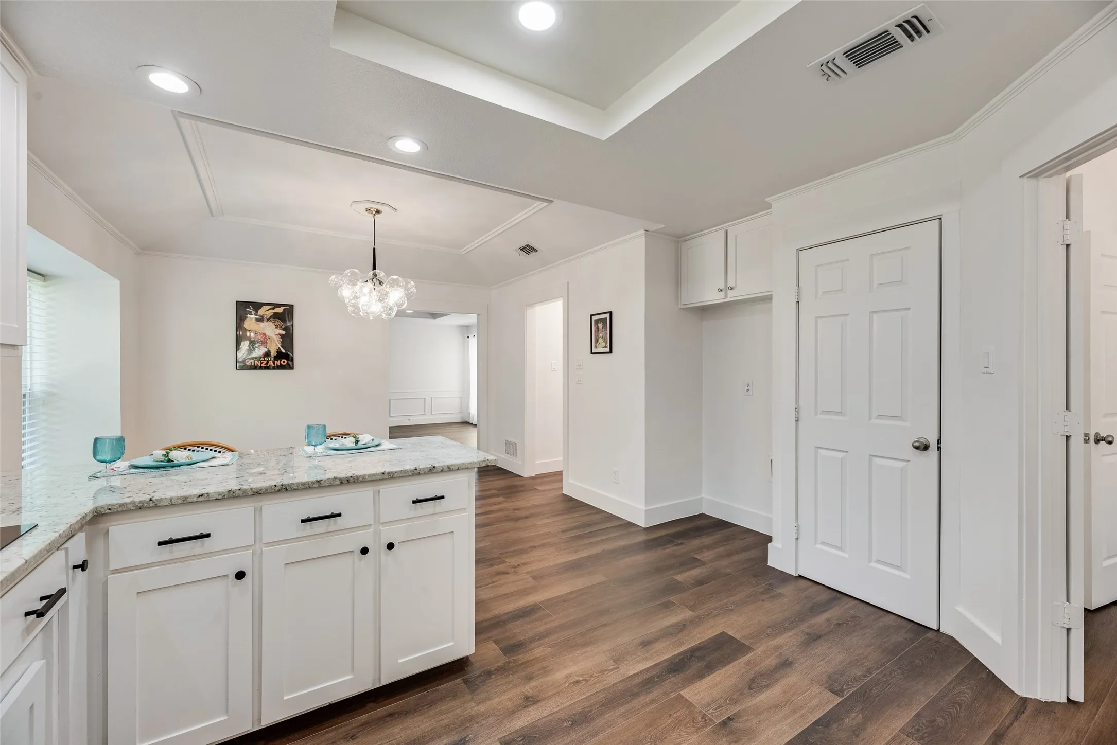 Single Family Residence For Sale in Dallas County , 6313 Chelsea Way, Garland, Texas 75044, 3 Bedroom, 3 Bathroom, 2 Garage spaces, 2,499 Sqft, built in 1985, mls#21397004, Real Estate Agent in Garland, Homes For Sale in Dallas county, Homes For Sale in Garland, Realtor in Garland Texas, Real Estate Brokerage Independent Realty Texas, Luminita Cordes Realtor