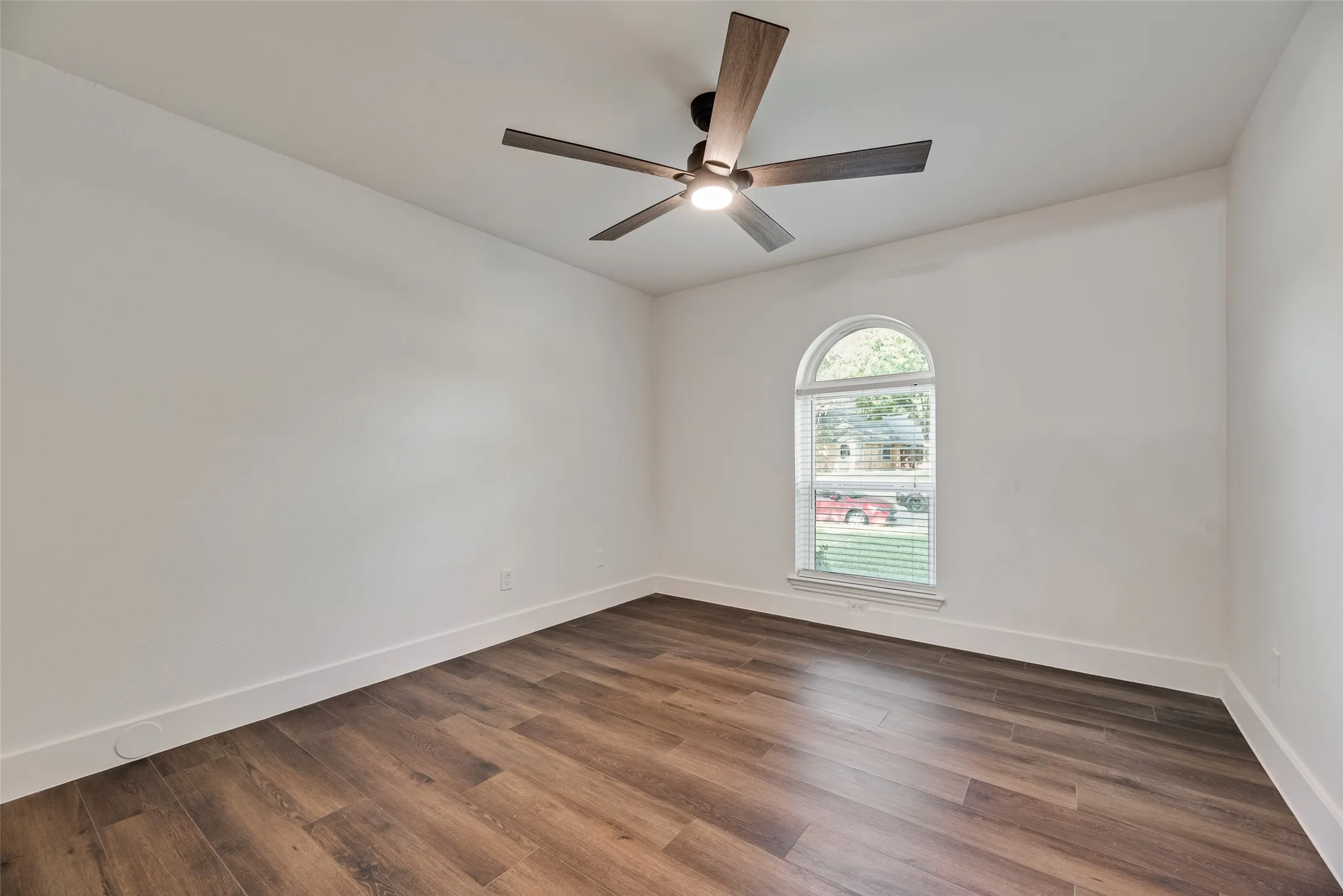 Single Family Residence For Sale in Dallas County , 6313 Chelsea Way, Garland, Texas 75044, 3 Bedroom, 3 Bathroom, 2 Garage spaces, 2,499 Sqft, built in 1985, mls#21397004, Real Estate Agent in Garland, Homes For Sale in Dallas county, Homes For Sale in Garland, Realtor in Garland Texas, Real Estate Brokerage Independent Realty Texas, Luminita Cordes Realtor