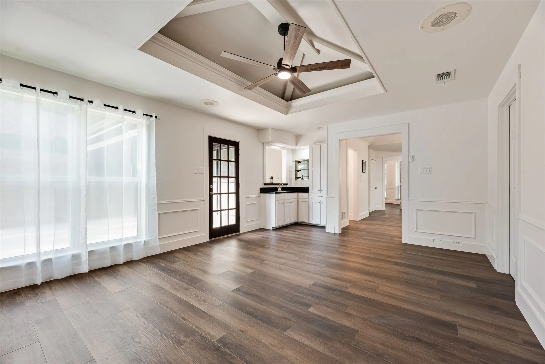Single Family Residence For Sale in Dallas County , 6313 Chelsea Way, Garland, Texas 75044, 3 Bedroom, 3 Bathroom, 2 Garage spaces, 2,499 Sqft, built in 1985, mls#21397004, Real Estate Agent in Garland, Homes For Sale in Dallas county, Homes For Sale in Garland, Realtor in Garland Texas, Real Estate Brokerage Independent Realty Texas, Luminita Cordes Realtor