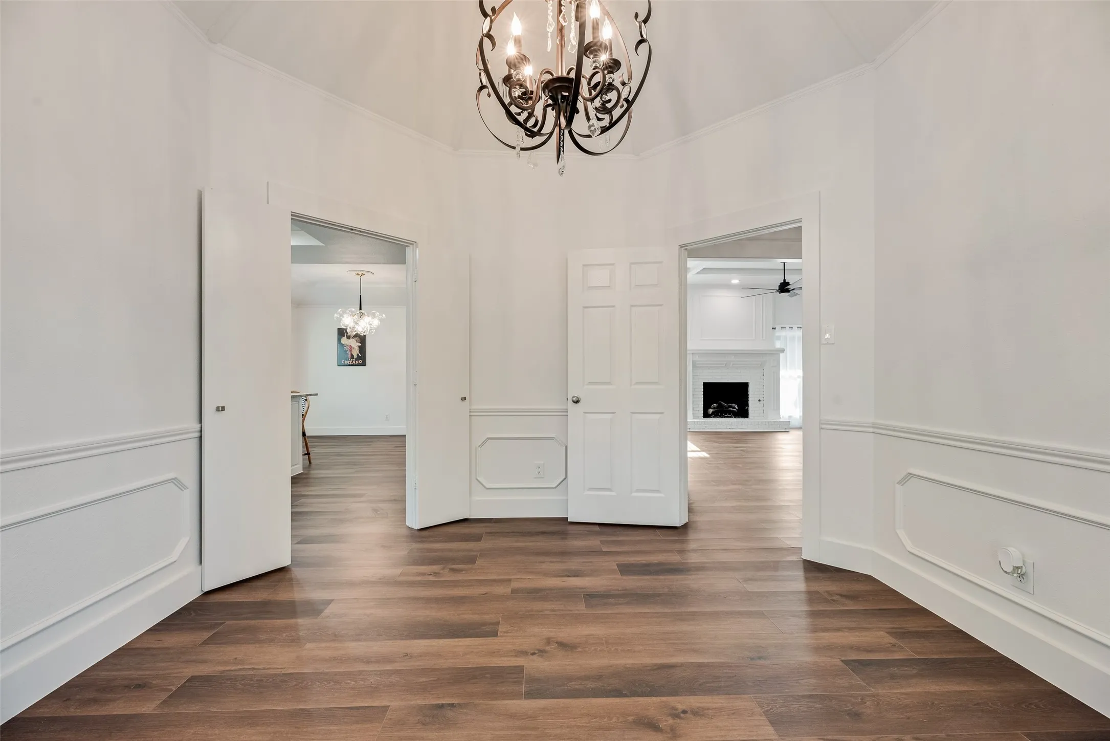 Single Family Residence For Sale in Dallas County , 6313 Chelsea Way, Garland, Texas 75044, 3 Bedroom, 3 Bathroom, 2 Garage spaces, 2,499 Sqft, built in 1985, mls#21397004, Real Estate Agent in Garland, Homes For Sale in Dallas county, Homes For Sale in Garland, Realtor in Garland Texas, Real Estate Brokerage Independent Realty Texas, Luminita Cordes Realtor