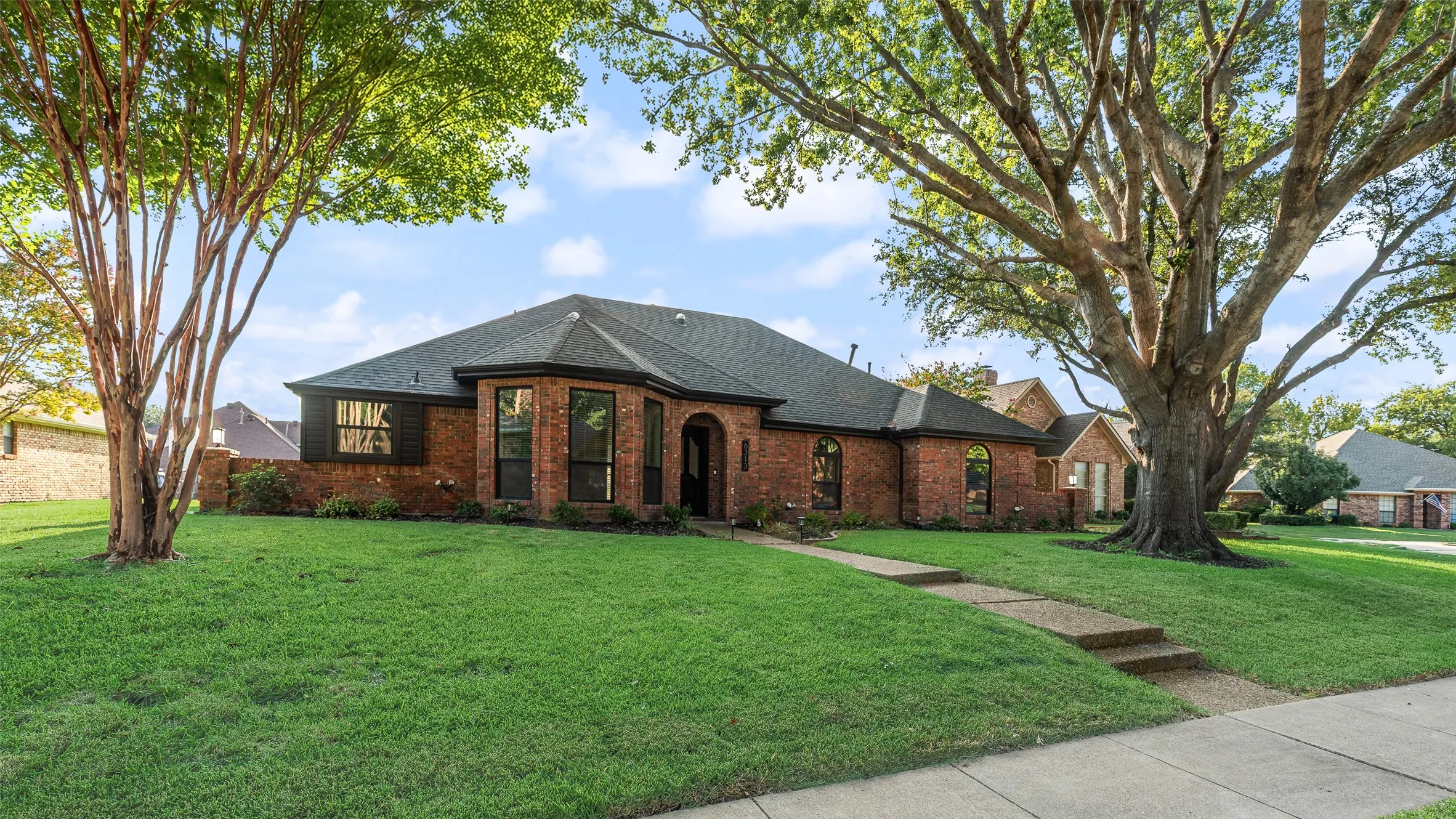 Single Family Residence For Sale in Dallas County , 6313 Chelsea Way, Garland, Texas 75044, 3 Bedroom, 3 Bathroom, 2 Garage spaces, 2,499 Sqft, built in 1985, mls#21397004, Real Estate Agent in Garland, Homes For Sale in Dallas county, Homes For Sale in Garland, Realtor in Garland Texas, Real Estate Brokerage Independent Realty Texas, Luminita Cordes Realtor