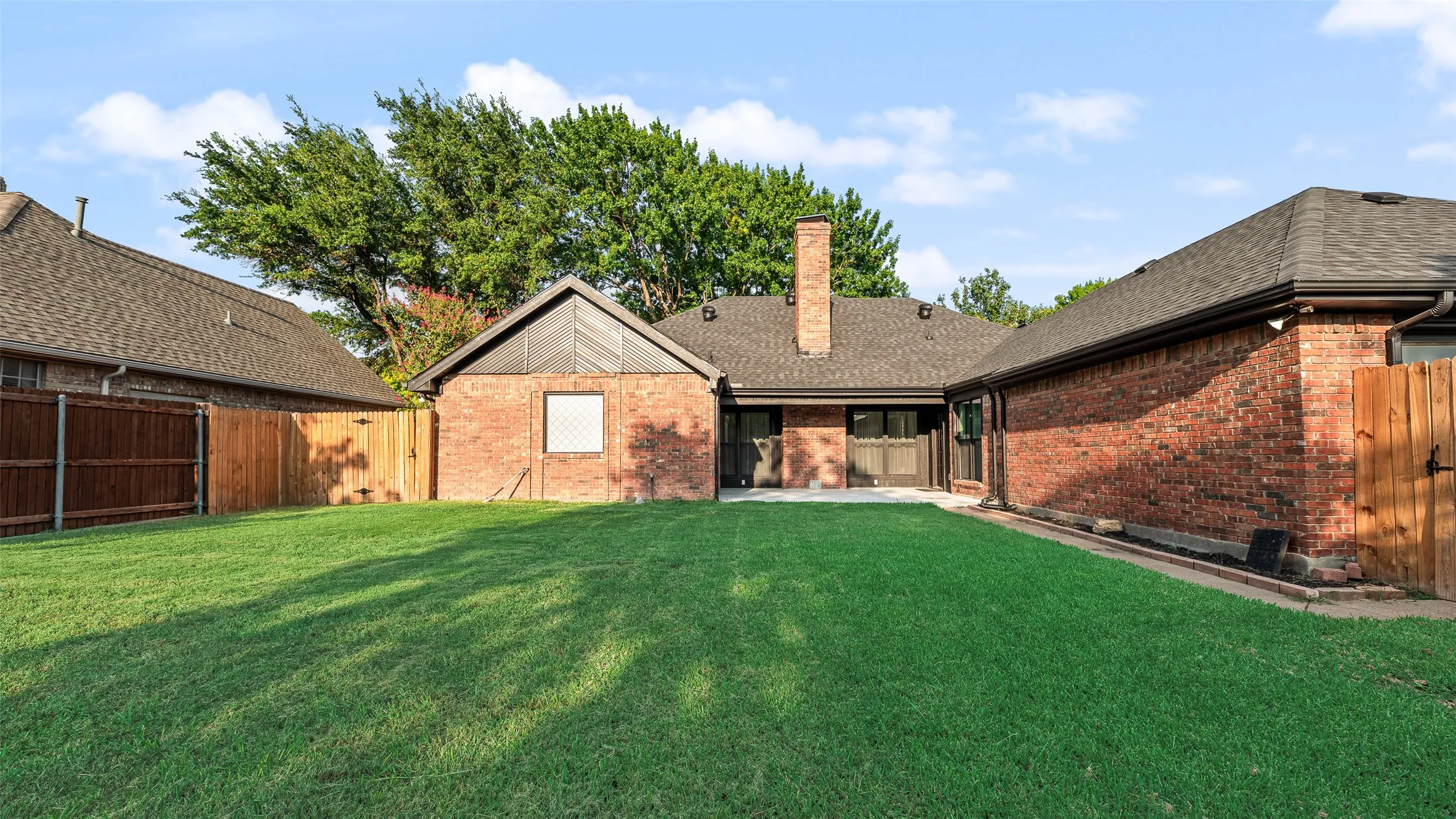 Single Family Residence For Sale in Dallas County , 6313 Chelsea Way, Garland, Texas 75044, 3 Bedroom, 3 Bathroom, 2 Garage spaces, 2,499 Sqft, built in 1985, mls#21397004, Real Estate Agent in Garland, Homes For Sale in Dallas county, Homes For Sale in Garland, Realtor in Garland Texas, Real Estate Brokerage Independent Realty Texas, Luminita Cordes Realtor