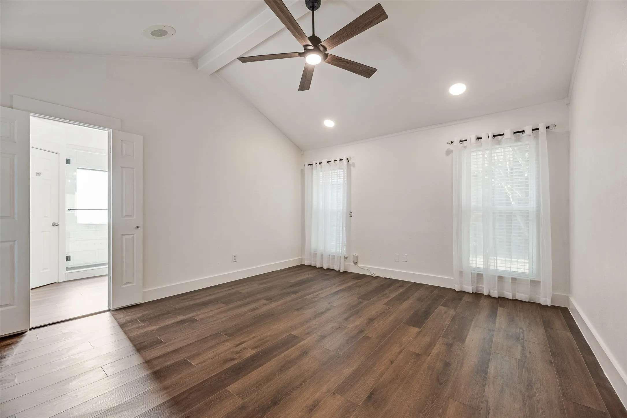 Single Family Residence For Sale in Dallas County , 6313 Chelsea Way, Garland, Texas 75044, 3 Bedroom, 3 Bathroom, 2 Garage spaces, 2,499 Sqft, built in 1985, mls#21397004, Real Estate Agent in Garland, Homes For Sale in Dallas county, Homes For Sale in Garland, Realtor in Garland Texas, Real Estate Brokerage Independent Realty Texas, Luminita Cordes Realtor