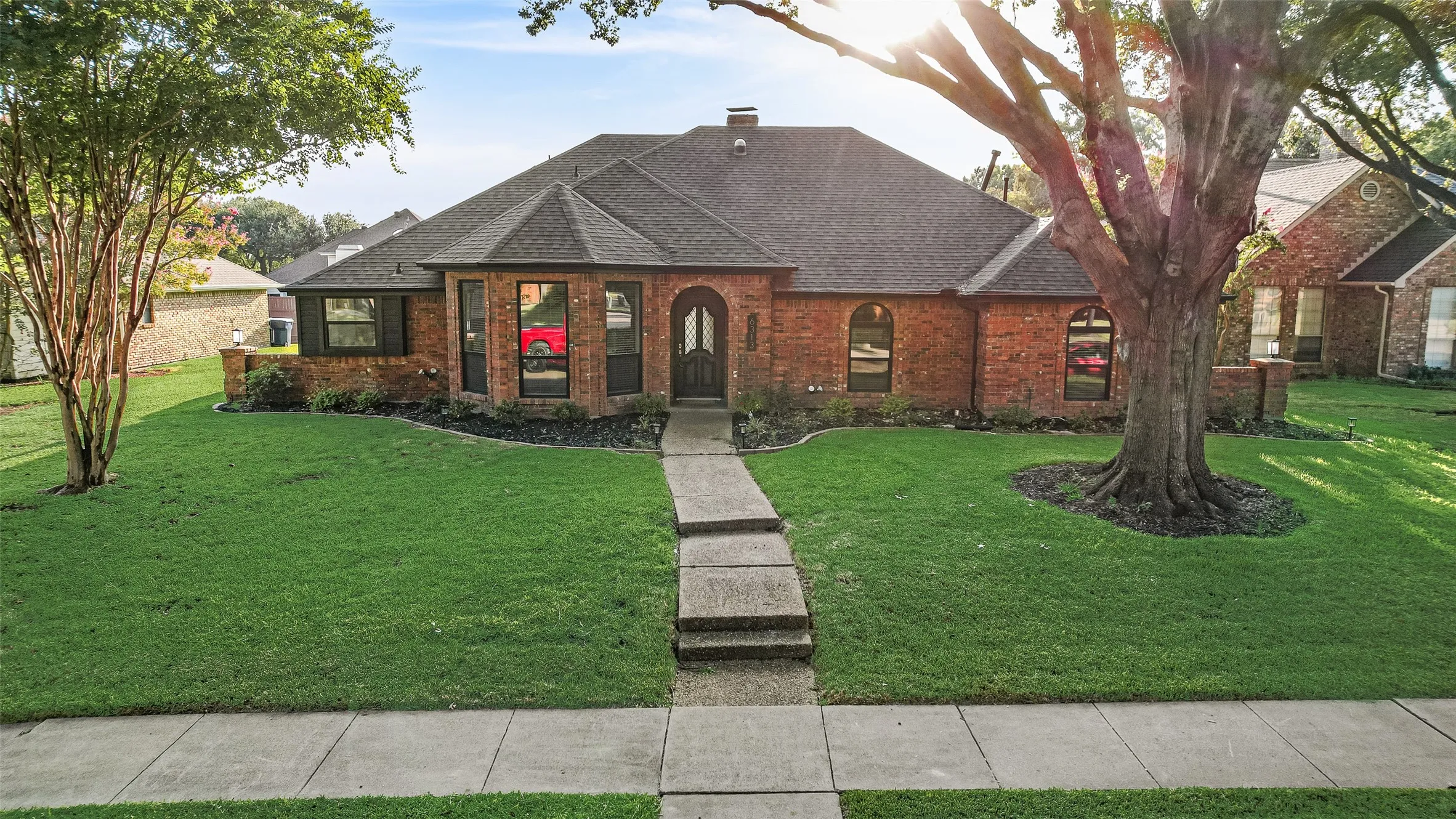 Single Family Residence For Sale in Dallas County , 6313 Chelsea Way, Garland, Texas 75044, 3 Bedroom, 3 Bathroom, 2 Garage spaces, 2,499 Sqft, built in 1985, mls#21397004, Real Estate Agent in Garland, Homes For Sale in Dallas county, Homes For Sale in Garland, Realtor in Garland Texas, Real Estate Brokerage Independent Realty Texas, Luminita Cordes Realtor
