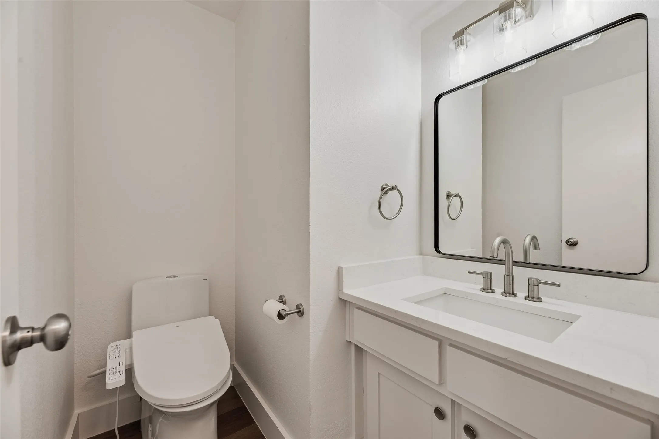Single Family Residence For Sale in Dallas County , 6313 Chelsea Way, Garland, Texas 75044, 3 Bedroom, 3 Bathroom, 2 Garage spaces, 2,499 Sqft, built in 1985, mls#21397004, Real Estate Agent in Garland, Homes For Sale in Dallas county, Homes For Sale in Garland, Realtor in Garland Texas, Real Estate Brokerage Independent Realty Texas, Luminita Cordes Realtor