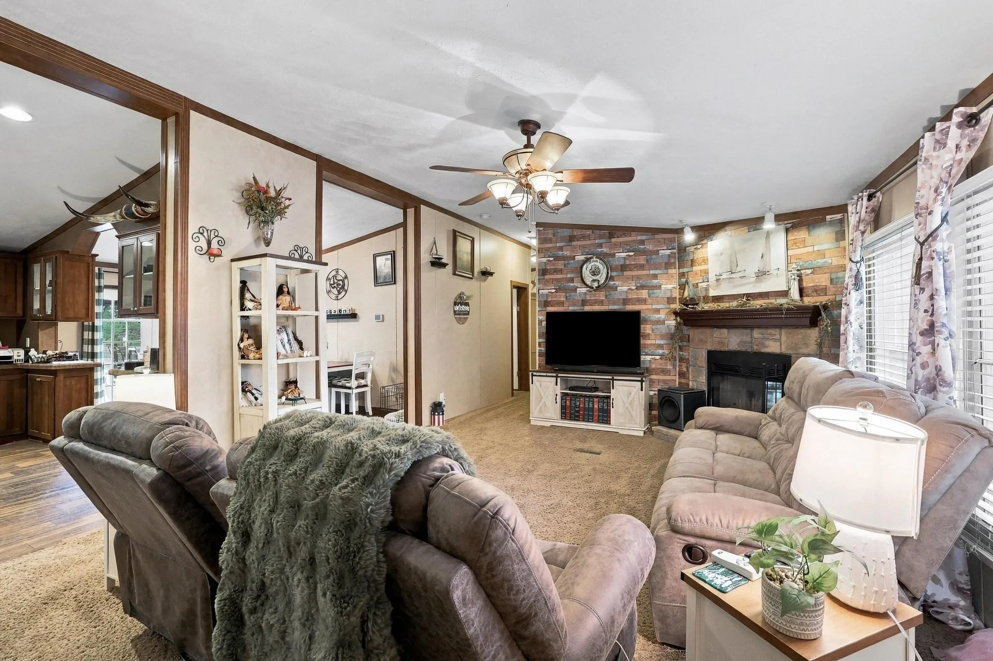 Manufactured Home For Sale in Grayson County , 455 Frys Lane 515, Pottsboro, Texas 75076, 3 Bedroom, 2 Bathroom, Garage spaces, 2,820 Sqft, built in 2010, mls#21397235, Real Estate Agent in Pottsboro, Homes For Sale in Grayson county, Homes For Sale in Pottsboro, Realtor in Pottsboro Texas, Real Estate Brokerage Independent Realty Texas, Luminita Cordes Realtor