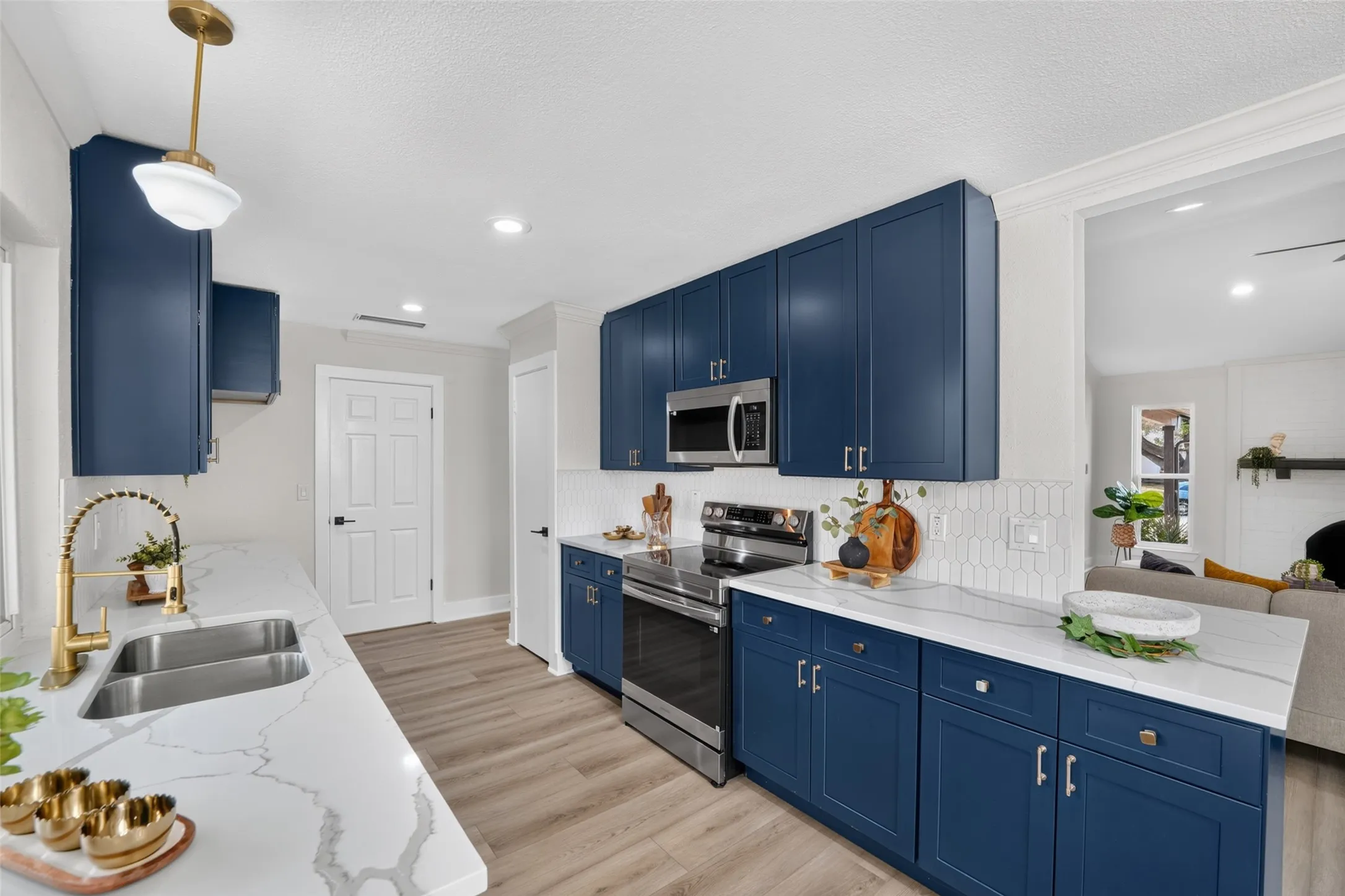 Single Family Residence For Sale in Dallas County , 1713 Baylor Drive, Richardson, Texas 75081, 3 Bedroom, 2 Bathroom, 2 Garage spaces, 1,924 Sqft, built in 1972, mls#21397266, Real Estate Agent in Richardson, Homes For Sale in Dallas county, Homes For Sale in Richardson, Realtor in Richardson Texas, Real Estate Brokerage Independent Realty Texas, Luminita Cordes Realtor