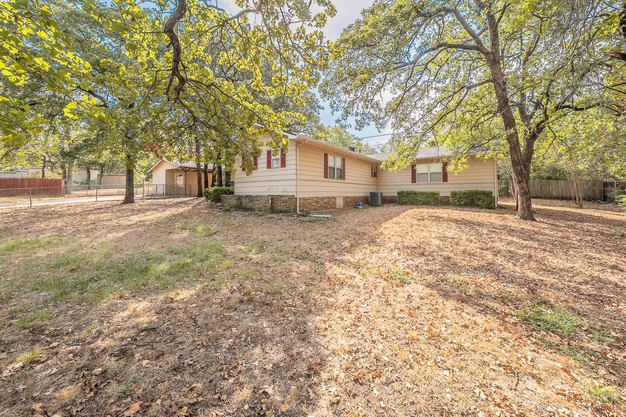 Single Family Residence For Sale in Tarrant County , 1812 Highland Drive E, Keller, Texas 76262, 2 Bedroom, 2 Bathroom, Garage spaces, 1,734 Sqft, built in 1972, mls#21396242, Real Estate Agent in Keller, Homes For Sale in Tarrant county, Homes For Sale in Keller, Realtor in Keller Texas, Real Estate Brokerage Independent Realty Texas, Luminita Cordes Realtor