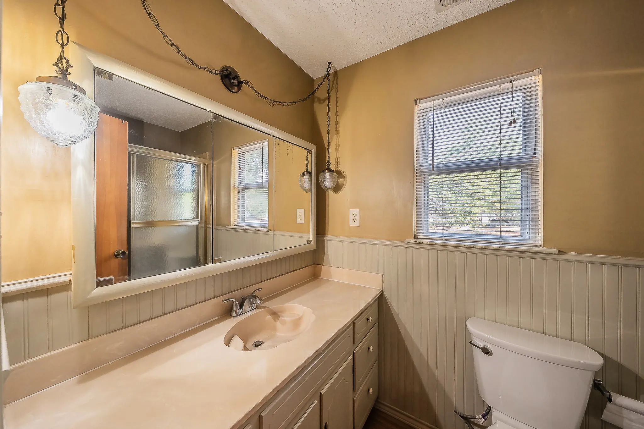 Single Family Residence For Sale in Tarrant County , 1812 Highland Drive E, Keller, Texas 76262, 2 Bedroom, 2 Bathroom, Garage spaces, 1,734 Sqft, built in 1972, mls#21396242, Real Estate Agent in Keller, Homes For Sale in Tarrant county, Homes For Sale in Keller, Realtor in Keller Texas, Real Estate Brokerage Independent Realty Texas, Luminita Cordes Realtor