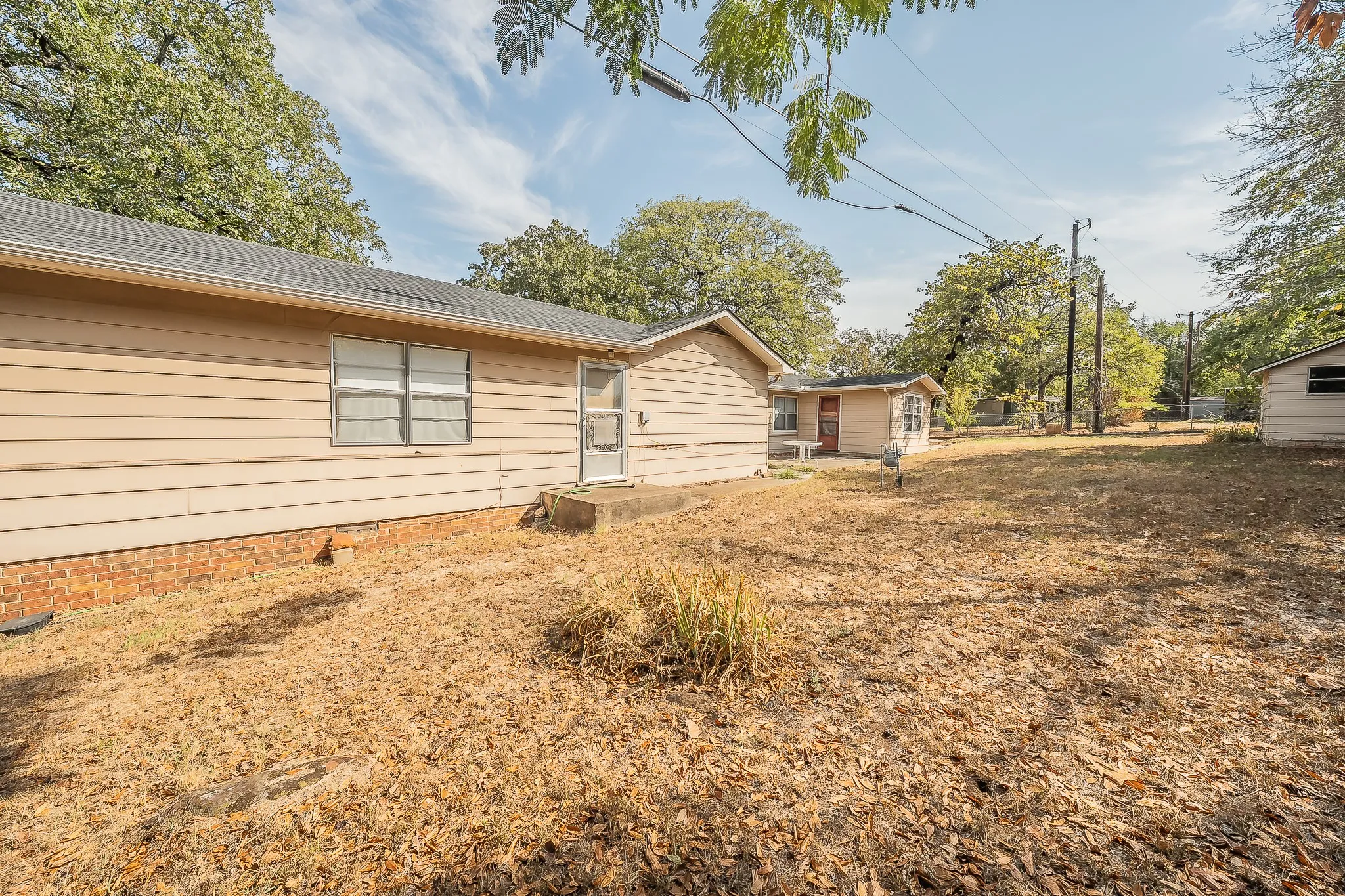 Single Family Residence For Sale in Tarrant County , 1812 Highland Drive E, Keller, Texas 76262, 2 Bedroom, 2 Bathroom, Garage spaces, 1,734 Sqft, built in 1972, mls#21396242, Real Estate Agent in Keller, Homes For Sale in Tarrant county, Homes For Sale in Keller, Realtor in Keller Texas, Real Estate Brokerage Independent Realty Texas, Luminita Cordes Realtor