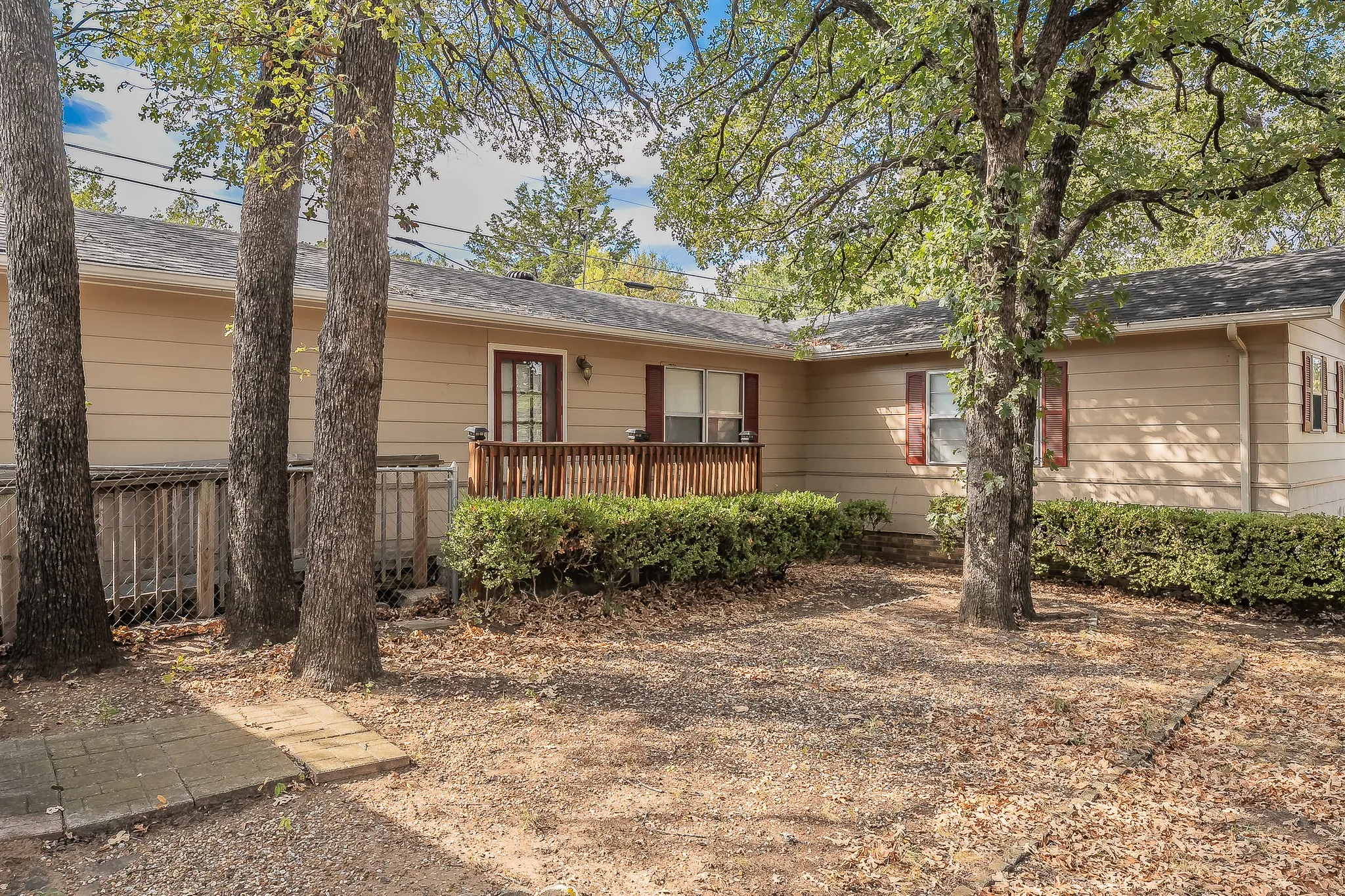 Single Family Residence For Sale in Tarrant County , 1812 Highland Drive E, Keller, Texas 76262, 2 Bedroom, 2 Bathroom, Garage spaces, 1,734 Sqft, built in 1972, mls#21396242, Real Estate Agent in Keller, Homes For Sale in Tarrant county, Homes For Sale in Keller, Realtor in Keller Texas, Real Estate Brokerage Independent Realty Texas, Luminita Cordes Realtor